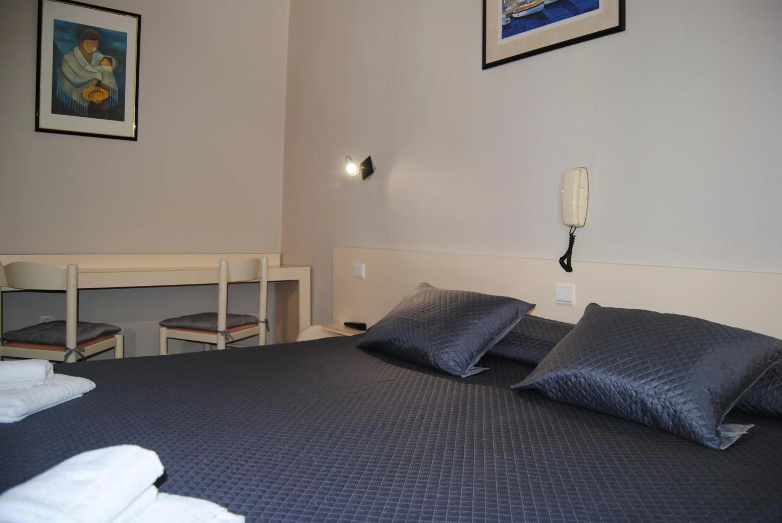 Bed in Hôtel Acropolis - Lourdes