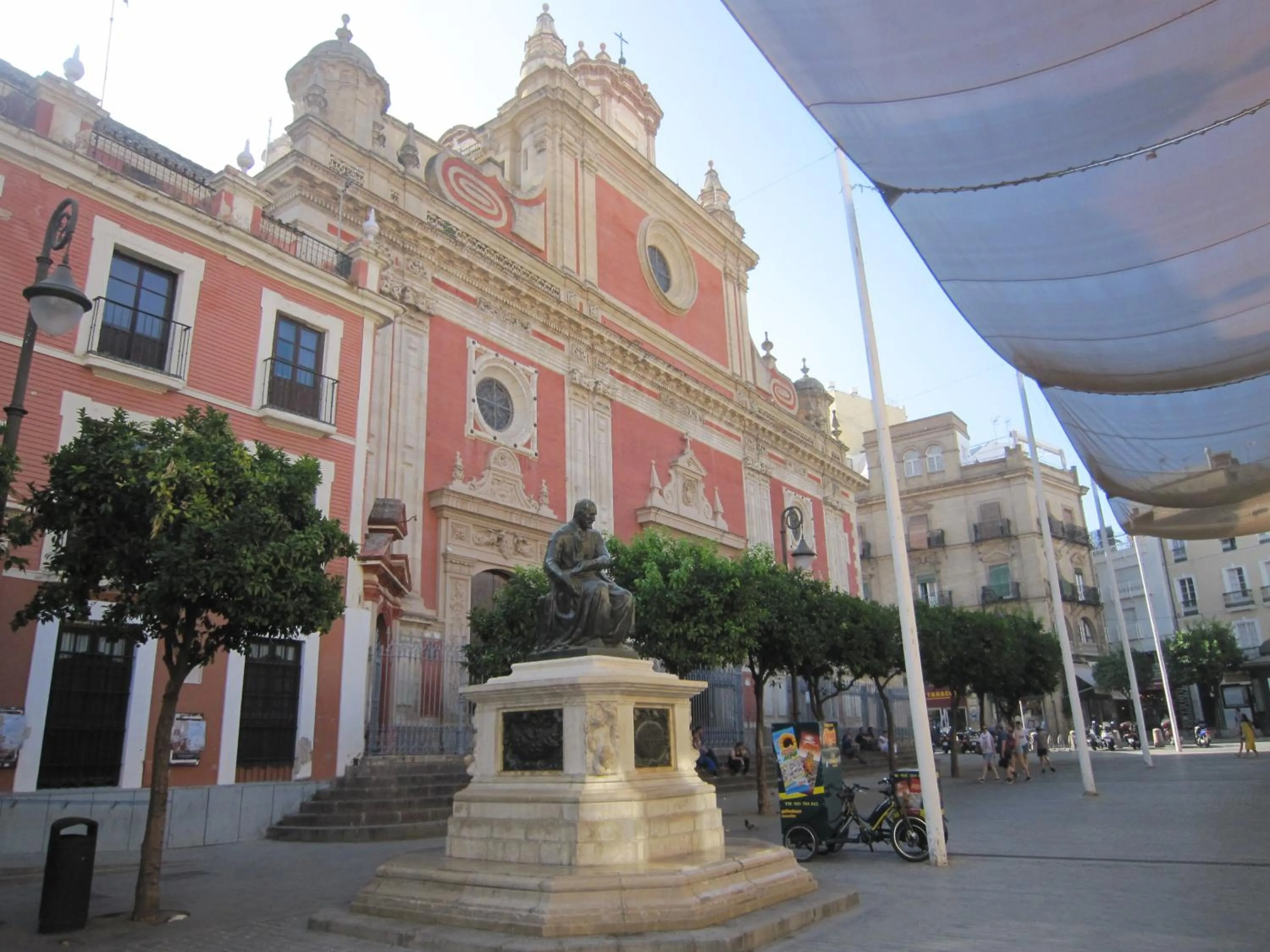 Nearby landmark in Apartamento céntrico Plaza del Salvador