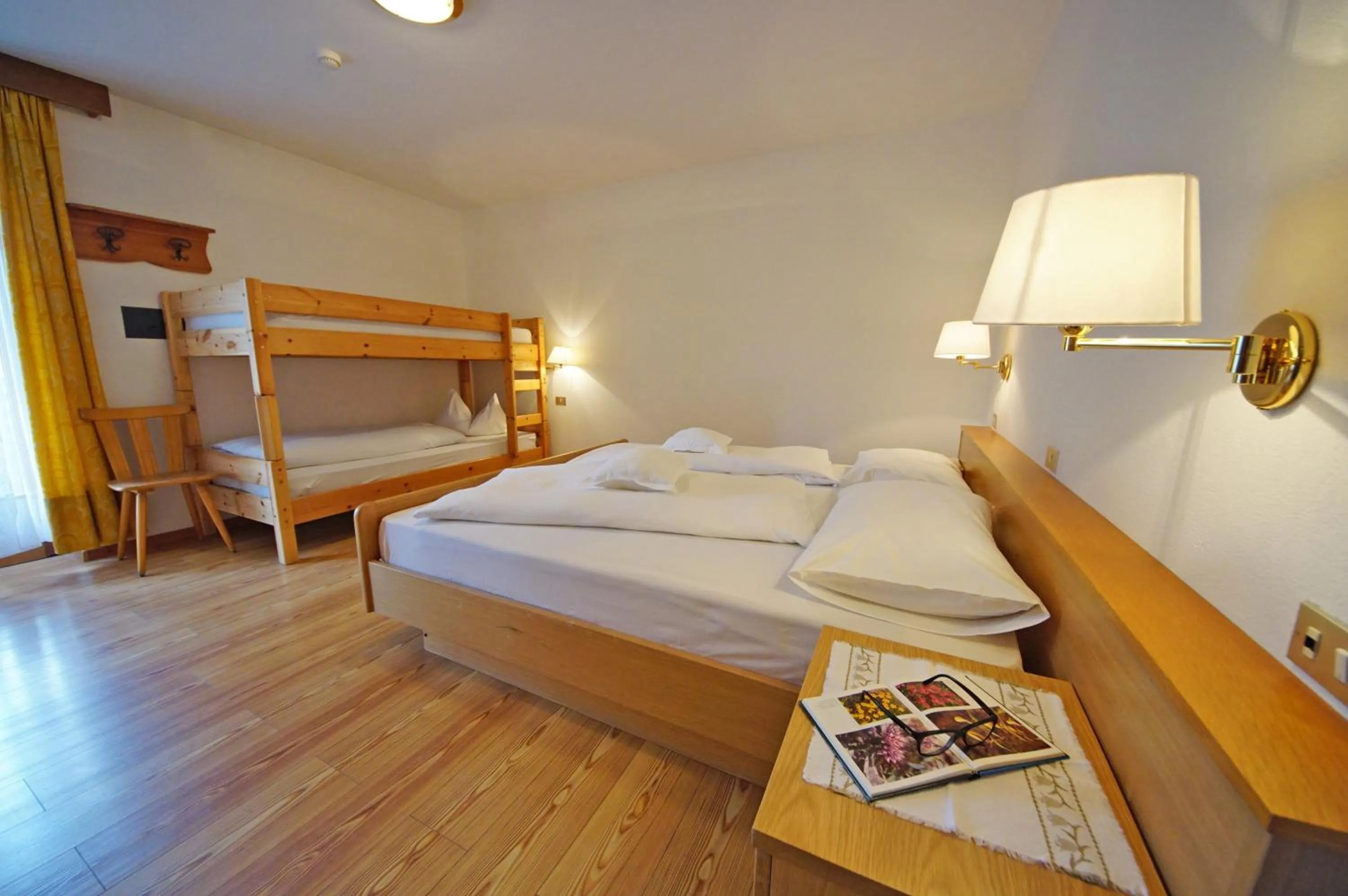 Photo of the whole room, Bed in La Palsa