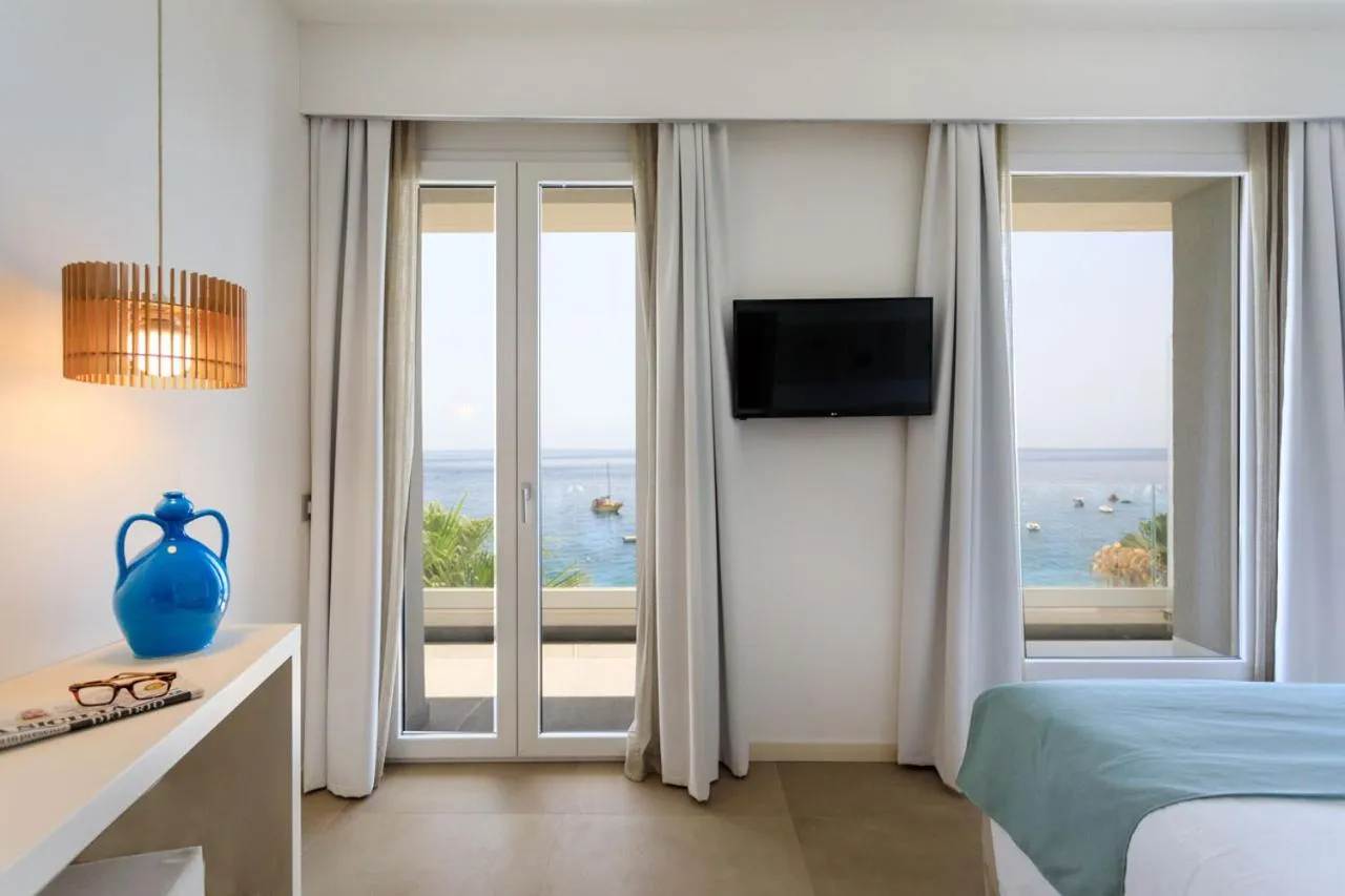 Bedroom, Bed in Albatros Beach Hotel