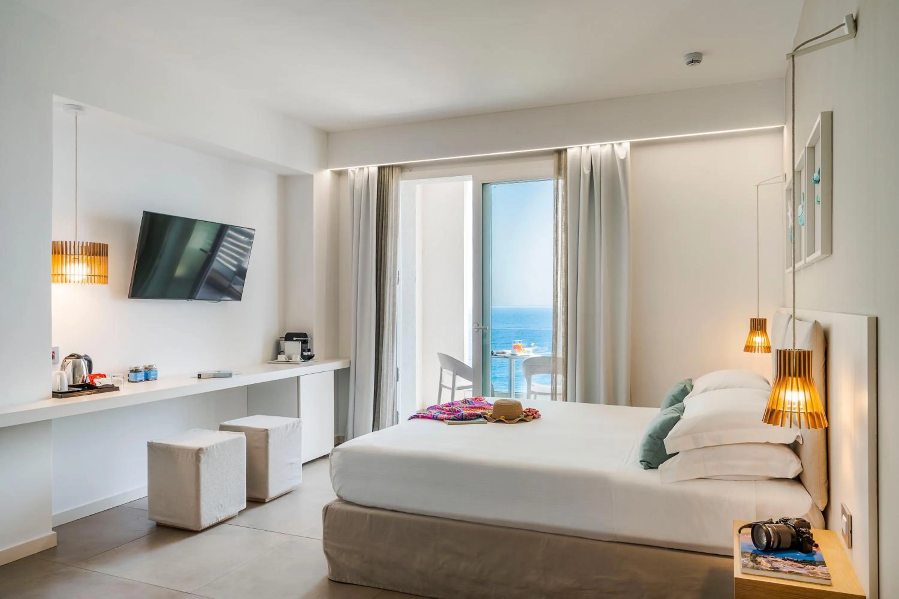 Bed in Albatros Beach Hotel