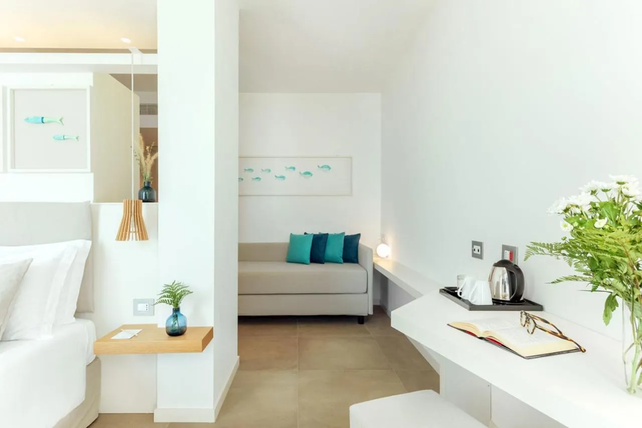 Photo of the whole room, Bed in Albatros Beach Hotel