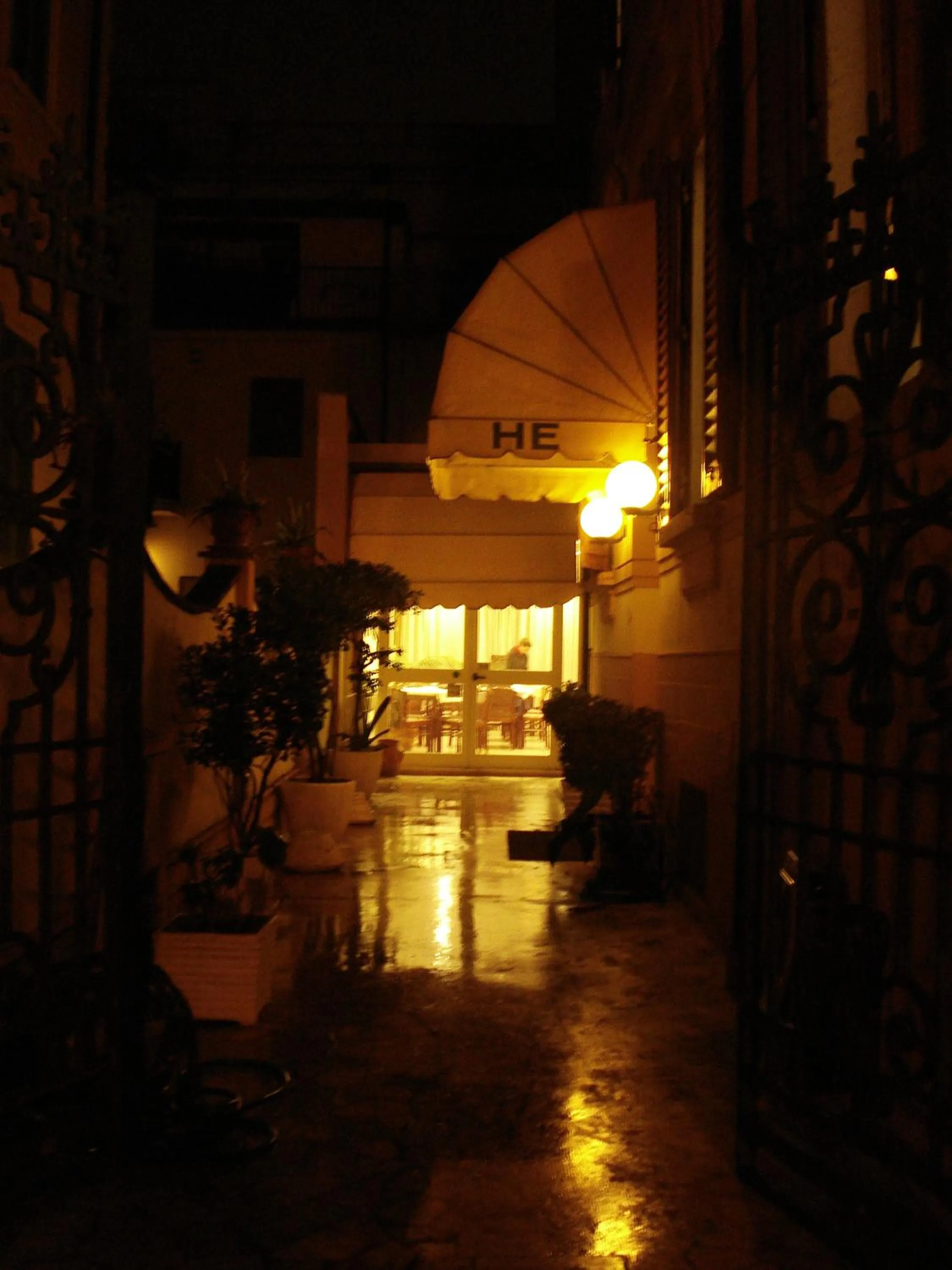 Facade/entrance in Hotel Ely