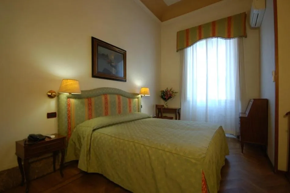 Bedroom, Bed in Hotel Ely