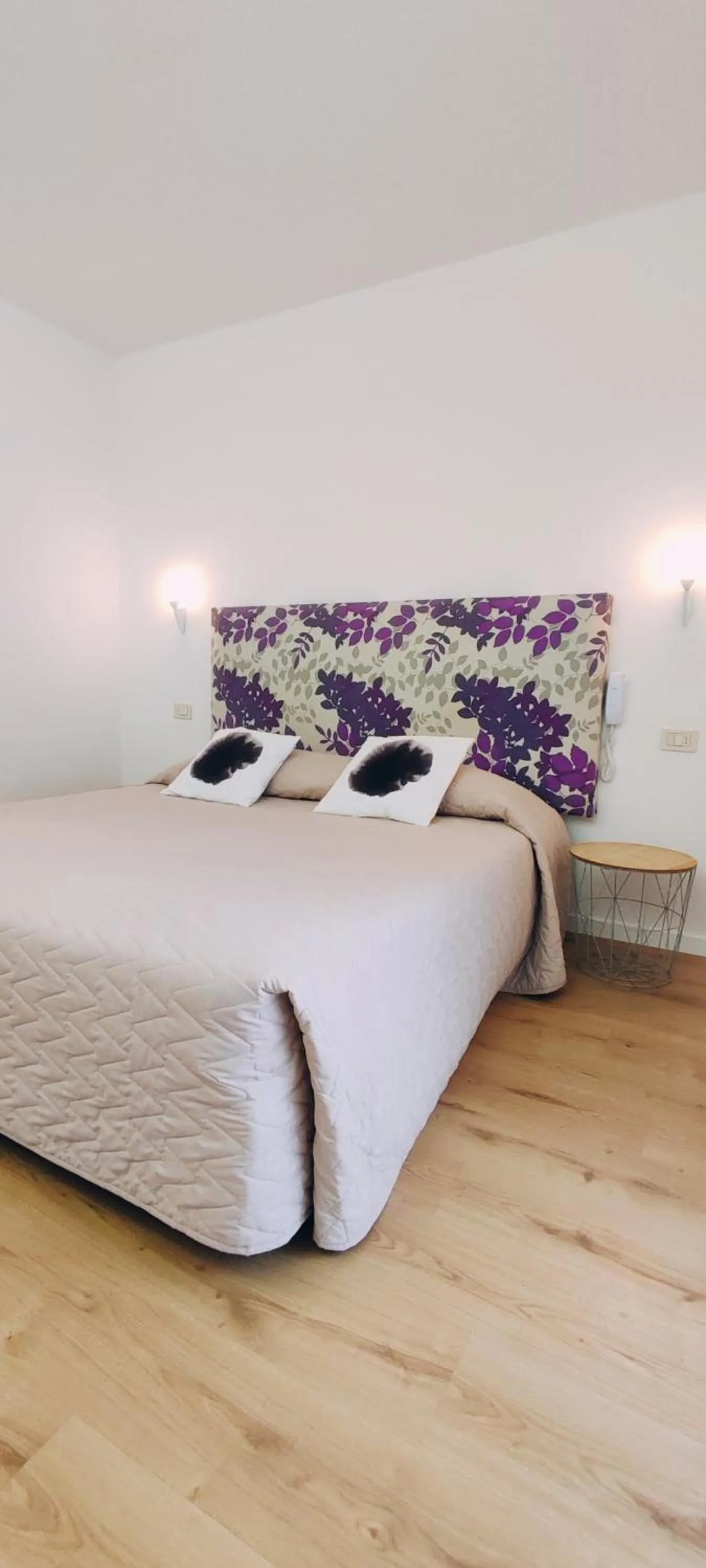 Bed in Hotel Everest Arco