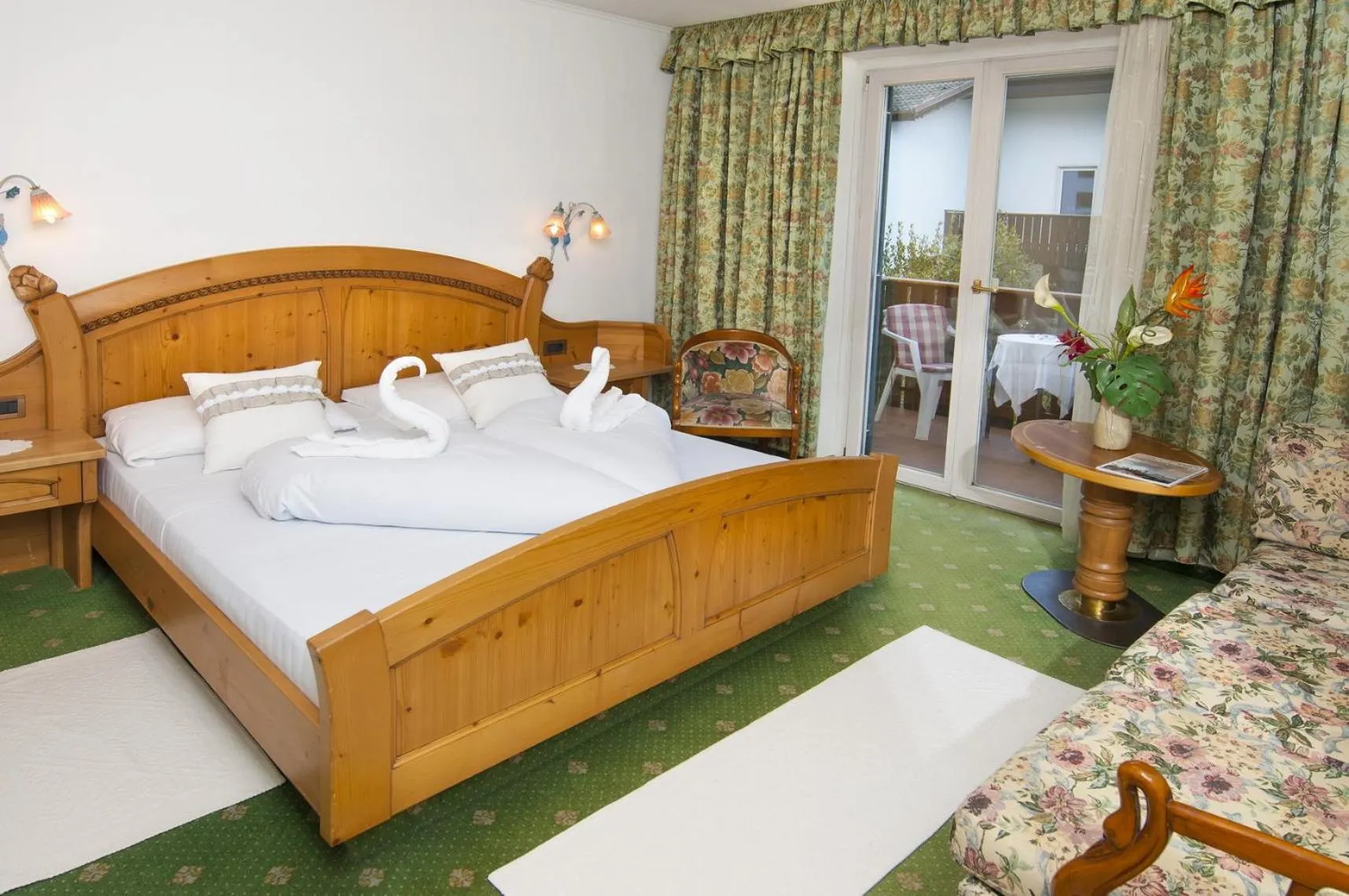 Bed in Albergo al Cervo - Gasthof zum Hirschen