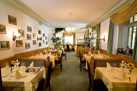 Restaurant/places to eat in Albergo al Cervo - Gasthof zum Hirschen