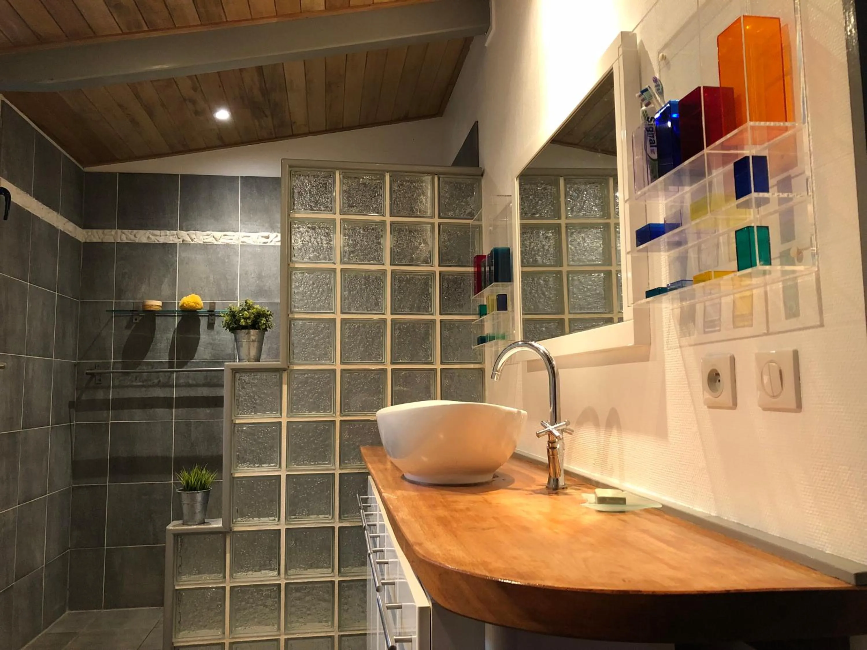 Bathroom in La Villa Te Fetia Nui Moorea