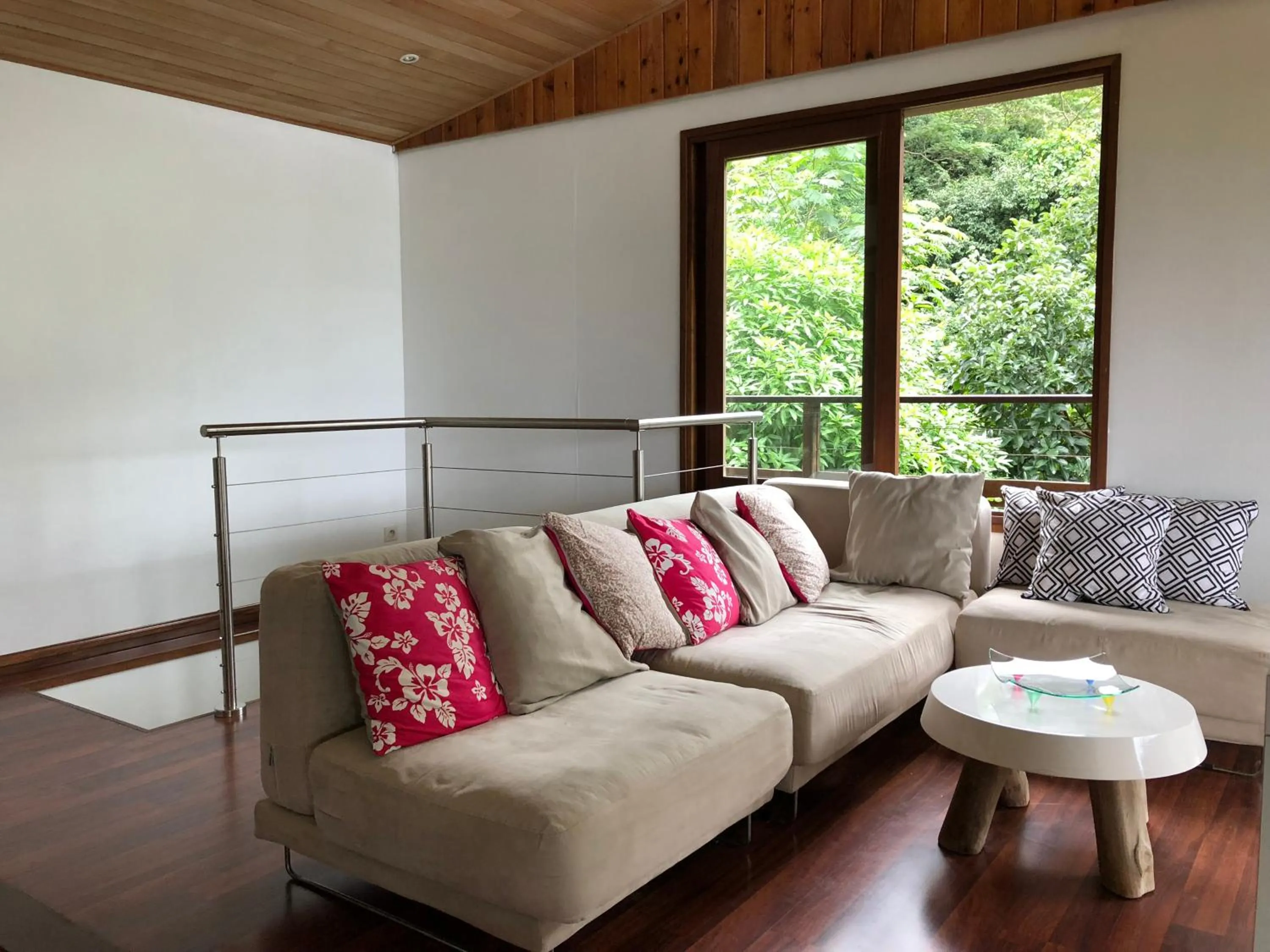 Living room in La Villa Te Fetia Nui Moorea