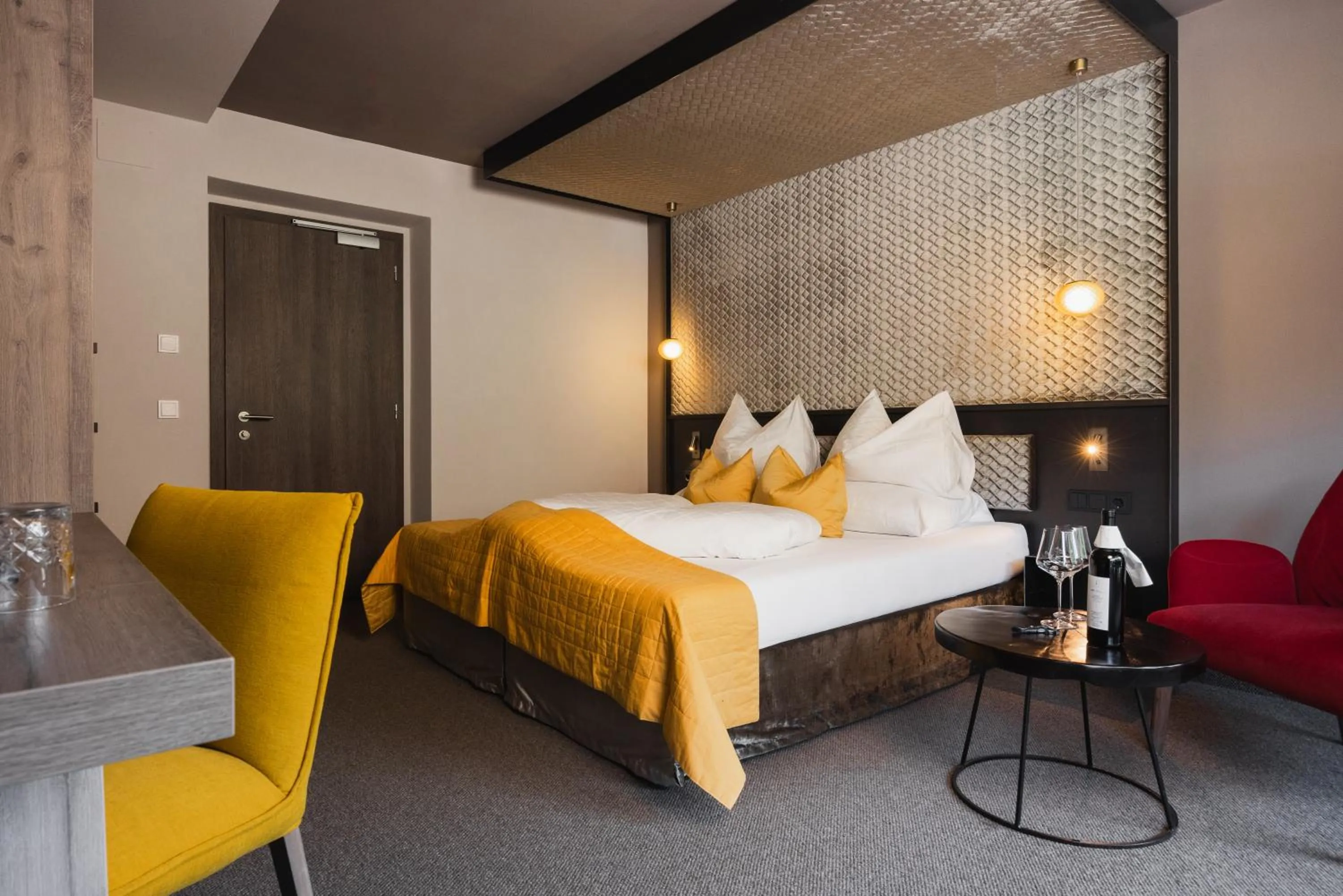 Photo of the whole room, Bed in Das Mondschein