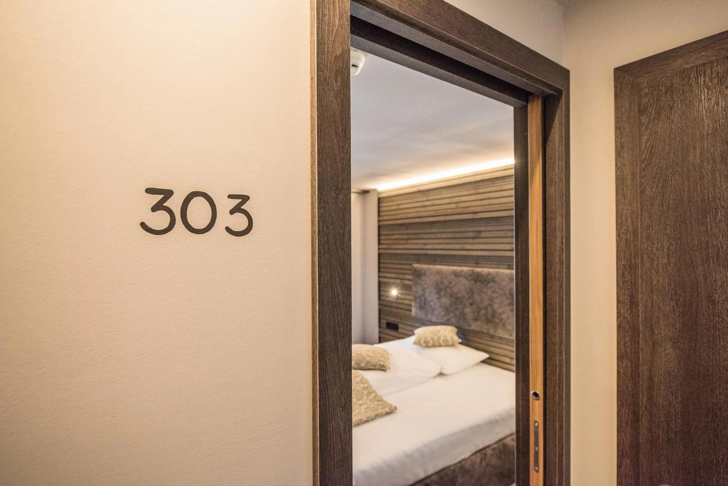 Photo of the whole room, Bed in Das Mondschein