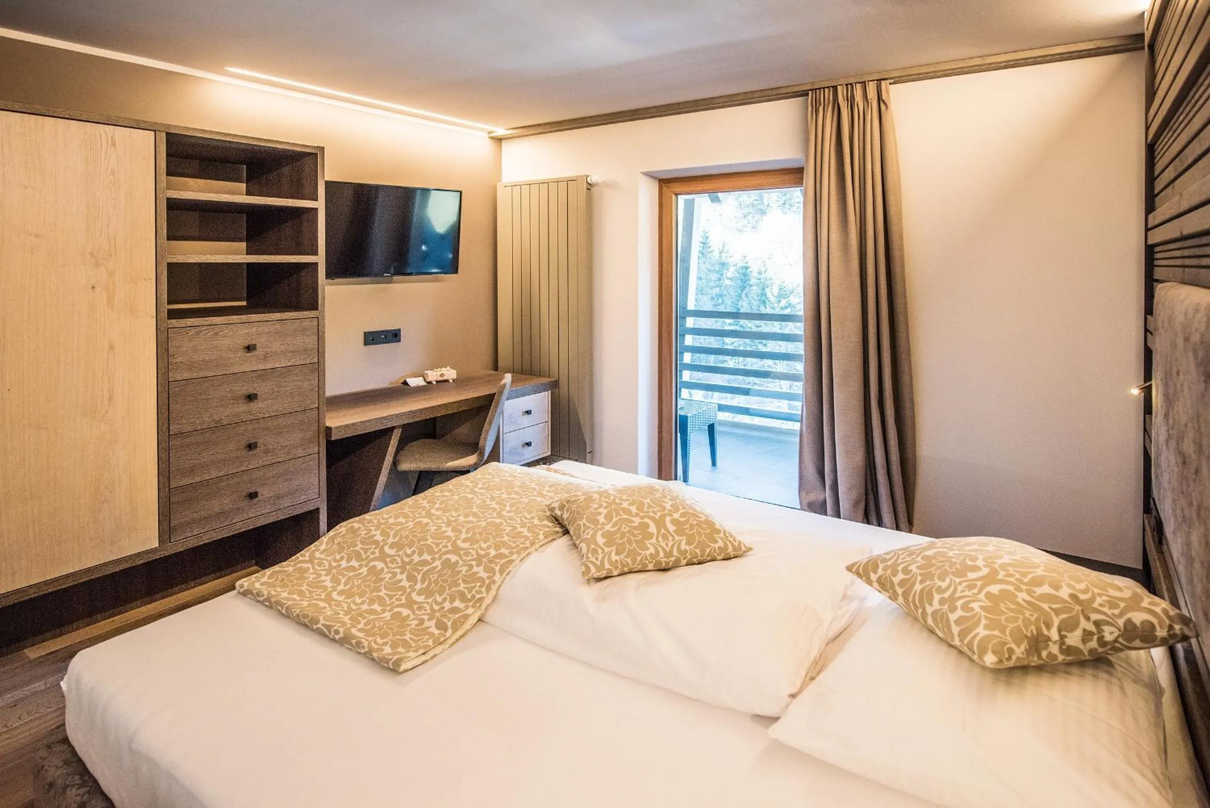 Photo of the whole room, Bed in Das Mondschein