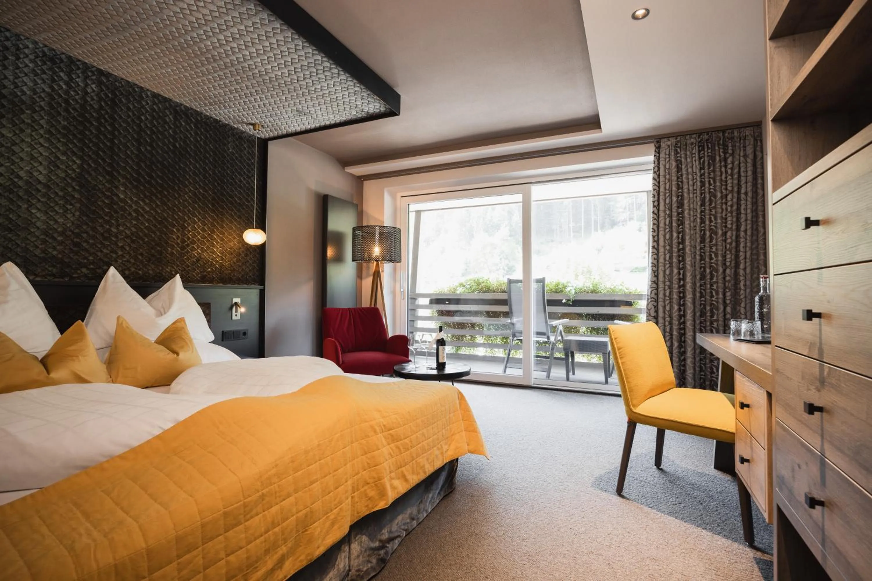 Photo of the whole room, Bed in Das Mondschein