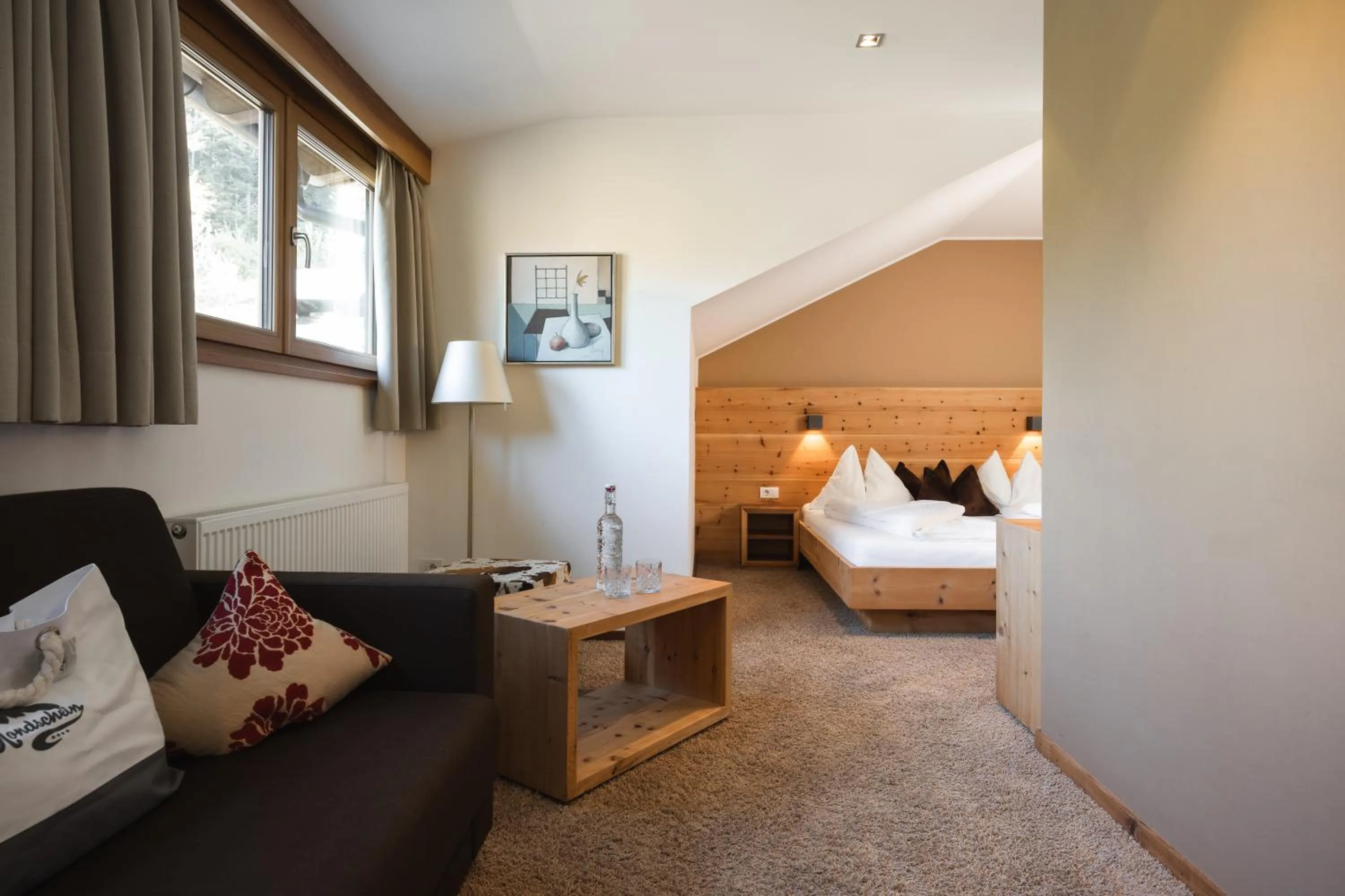 Photo of the whole room, Bed in Das Mondschein