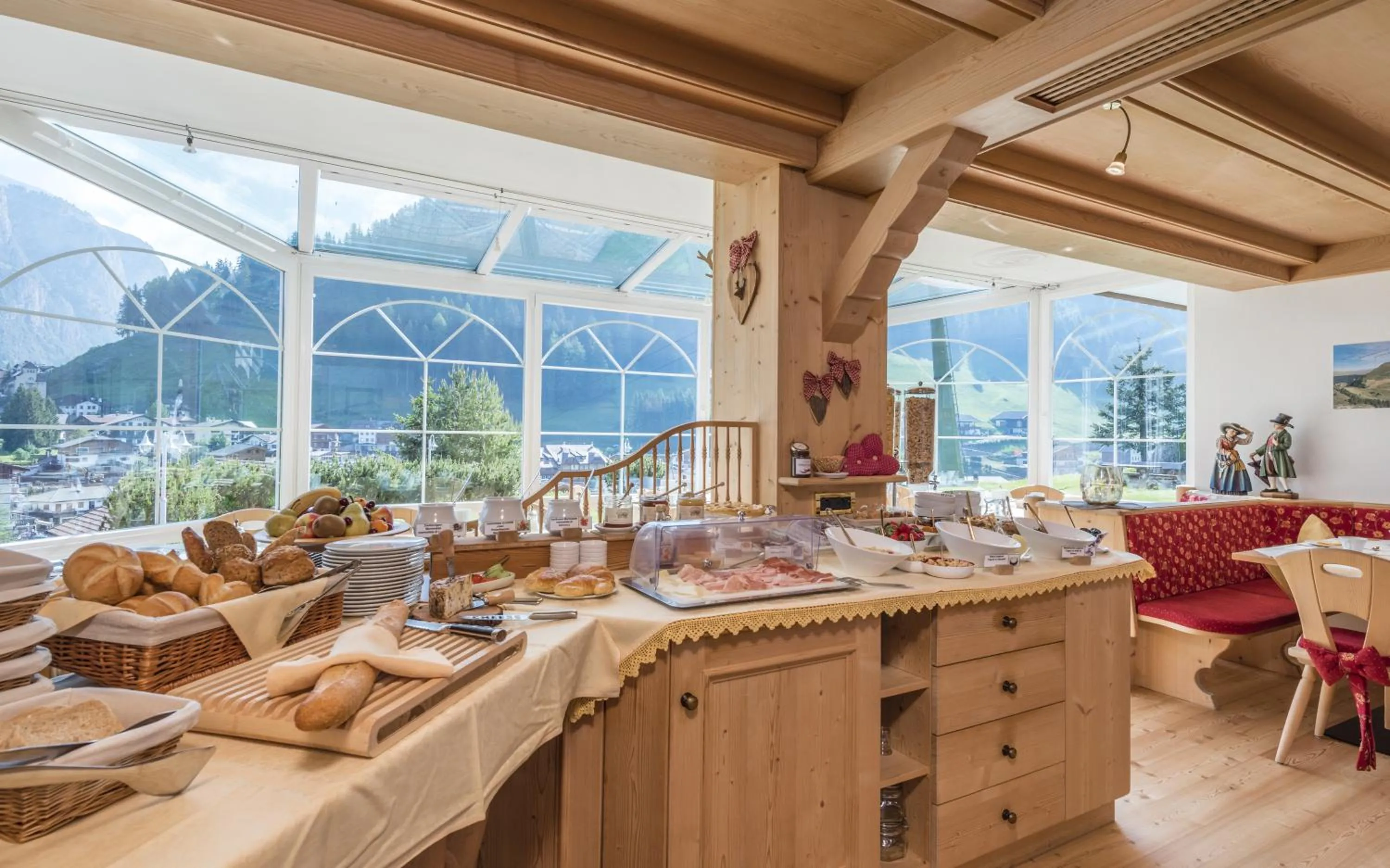 Buffet breakfast in Garni la Bercia