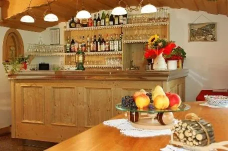 Communal lounge/ TV room in Garni la Bercia