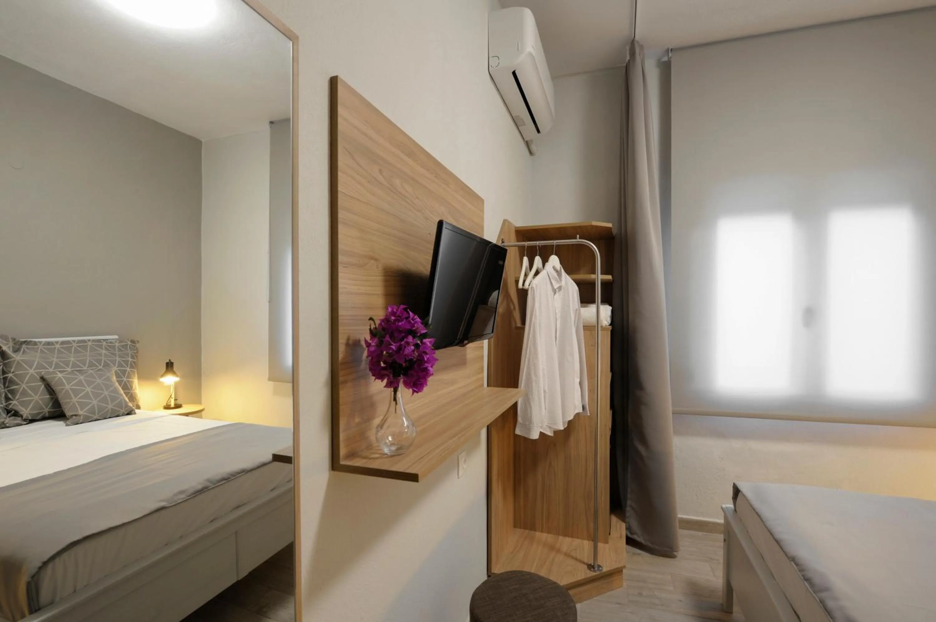 Bedroom, Bed in Skianthion