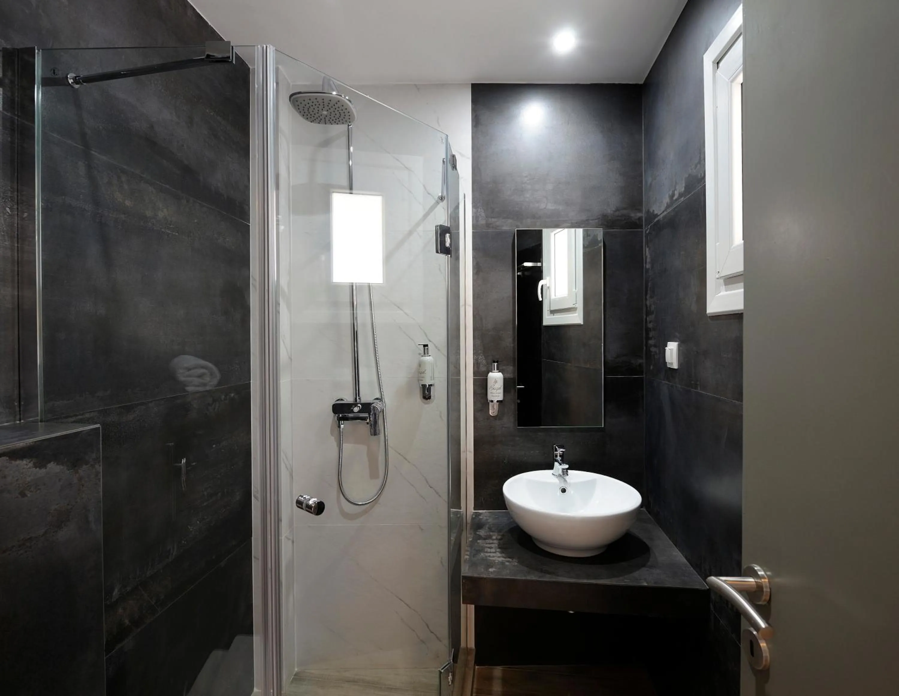 Bathroom in Skianthion