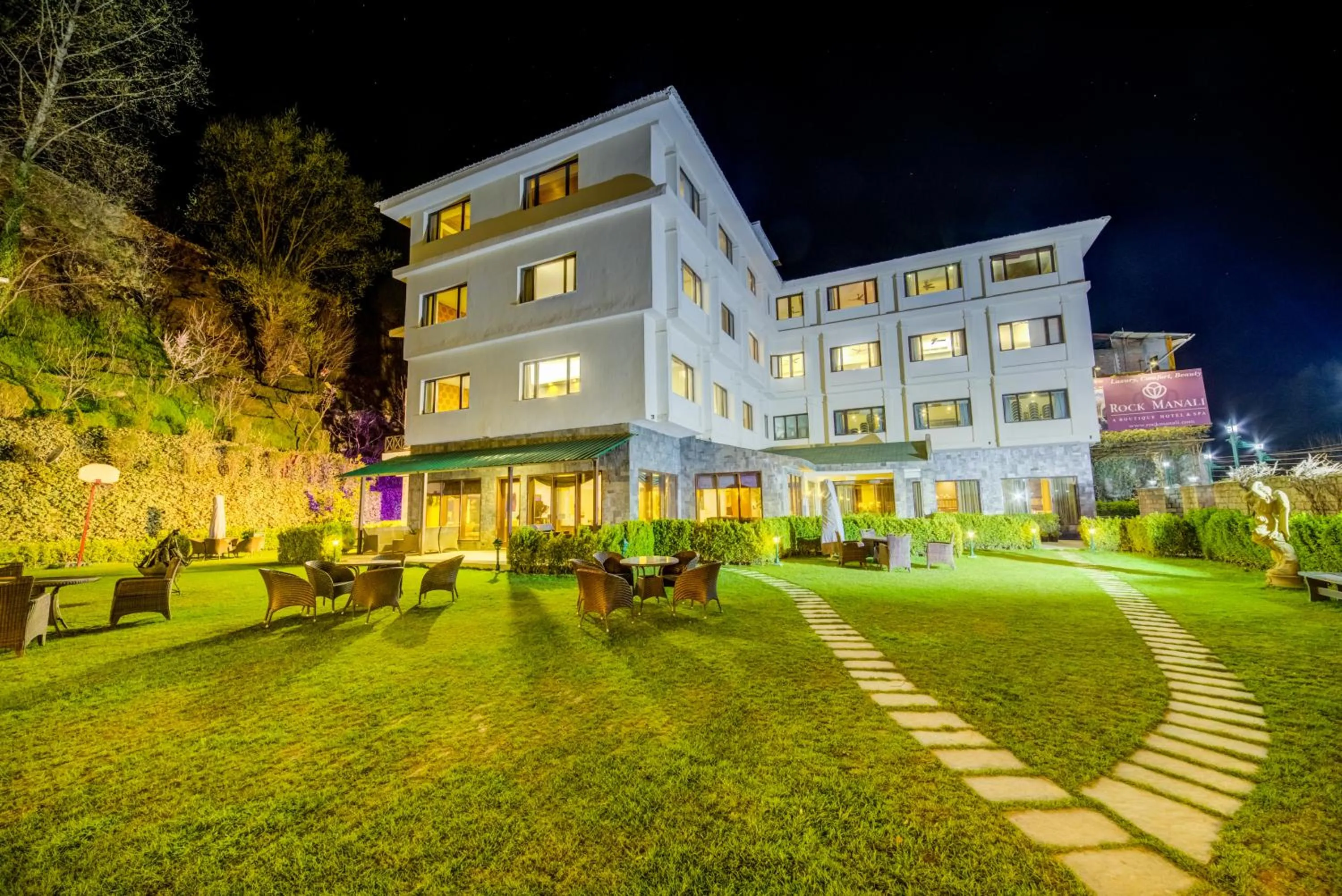 Property building in Rock Manali by Vivaan