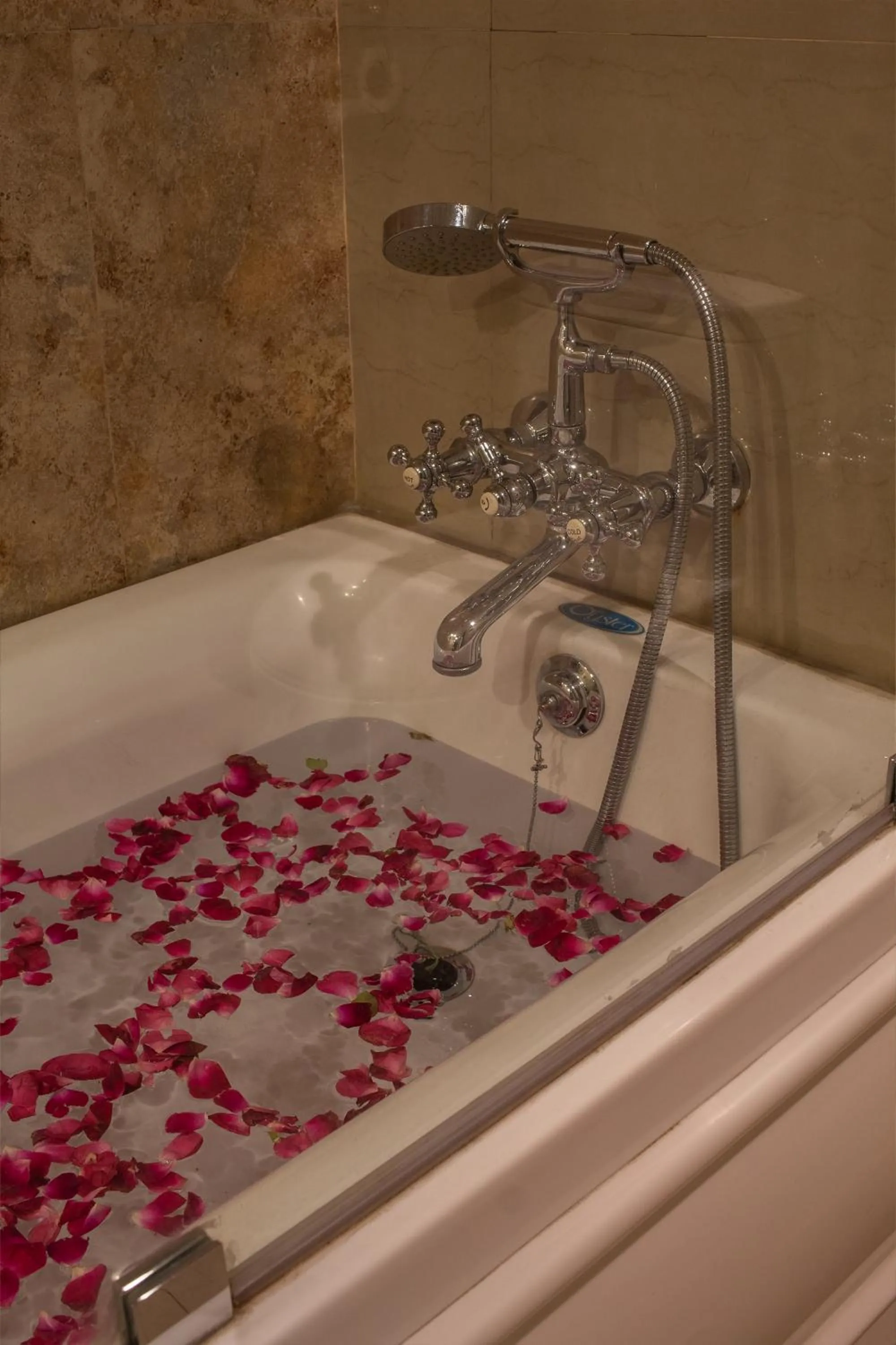 Bathroom in Rock Manali by Vivaan