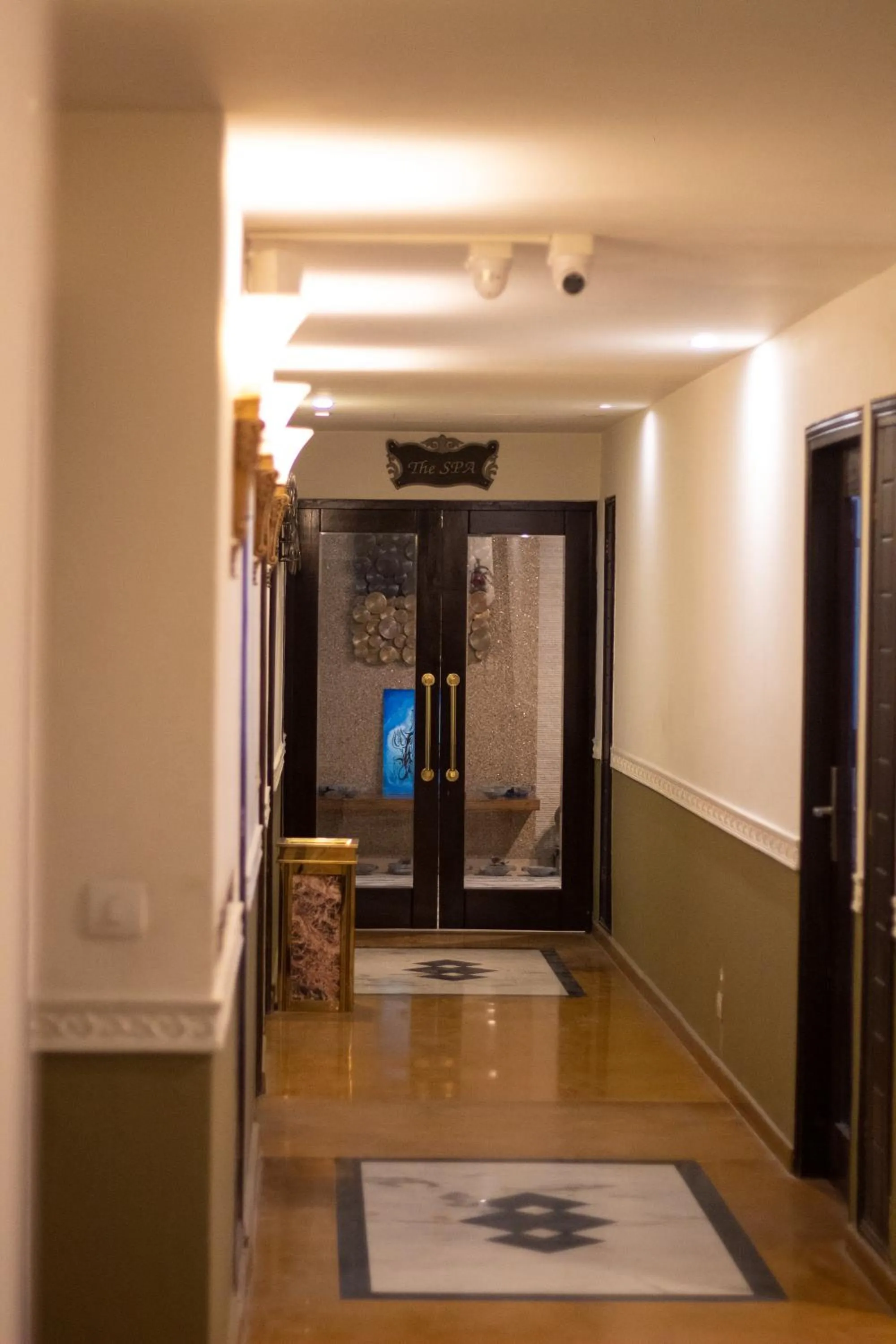 Property building in Rock Manali by Vivaan