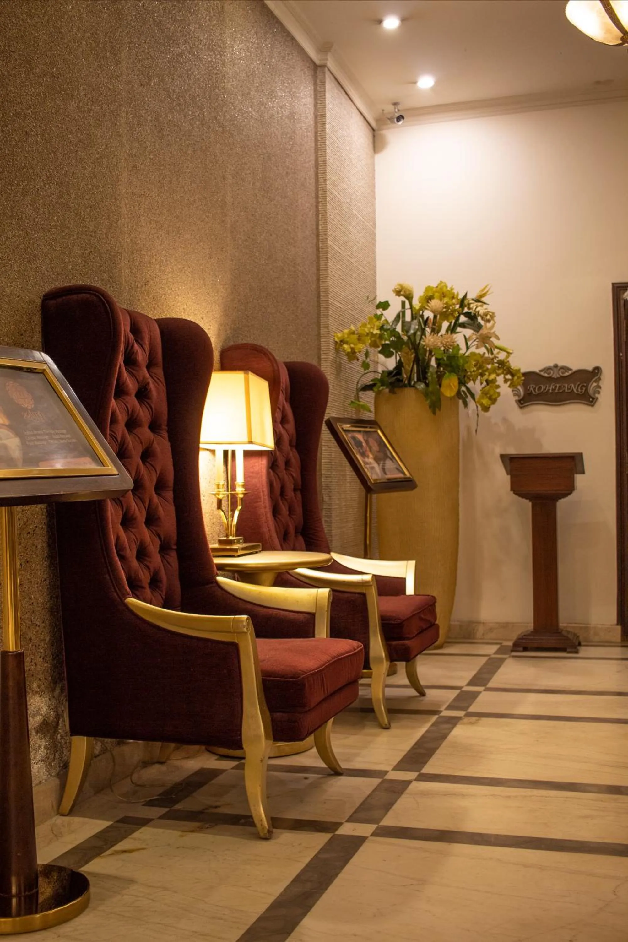 Communal lounge/ TV room in Rock Manali by Vivaan