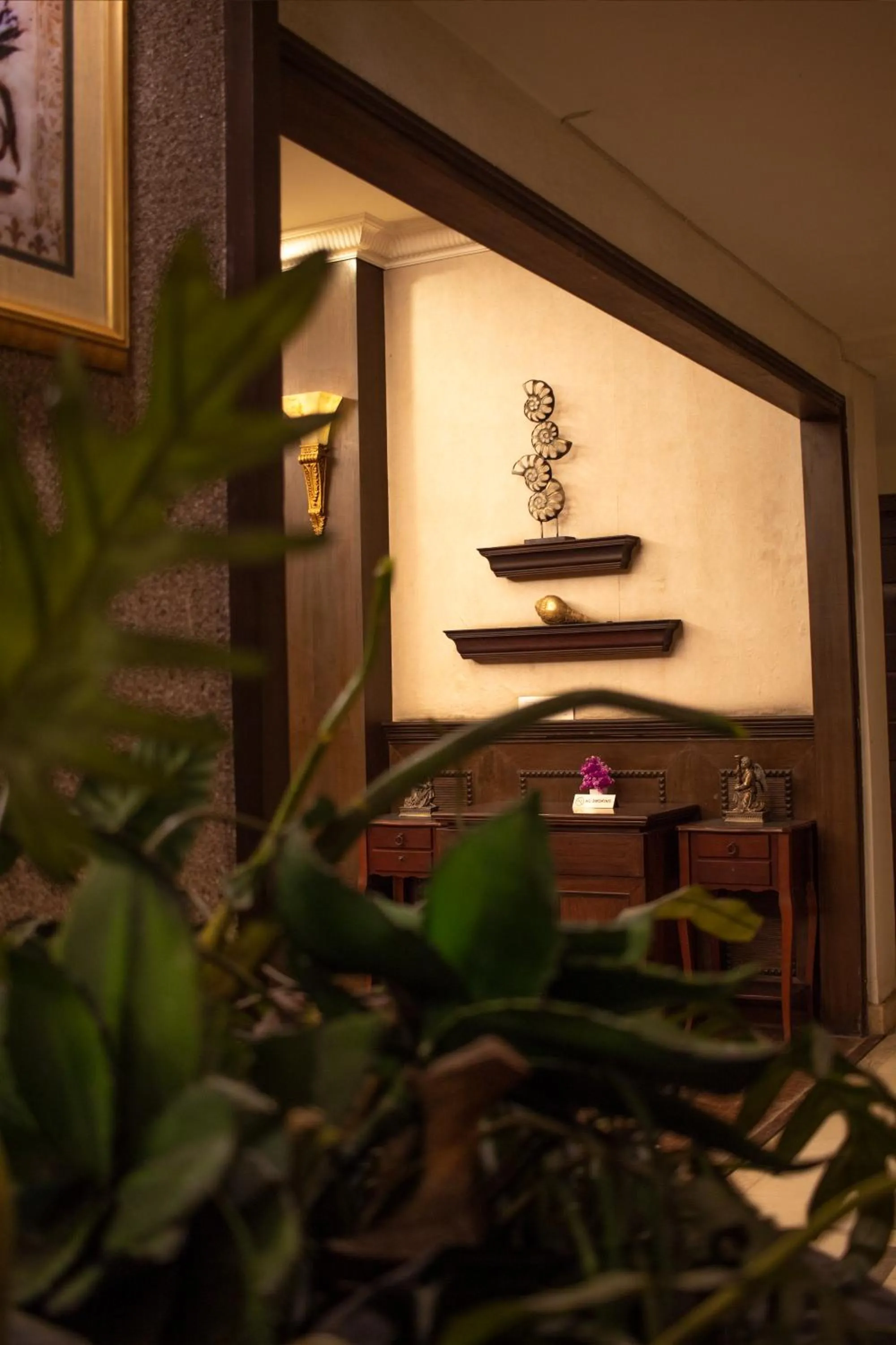 Lobby or reception in Rock Manali by Vivaan