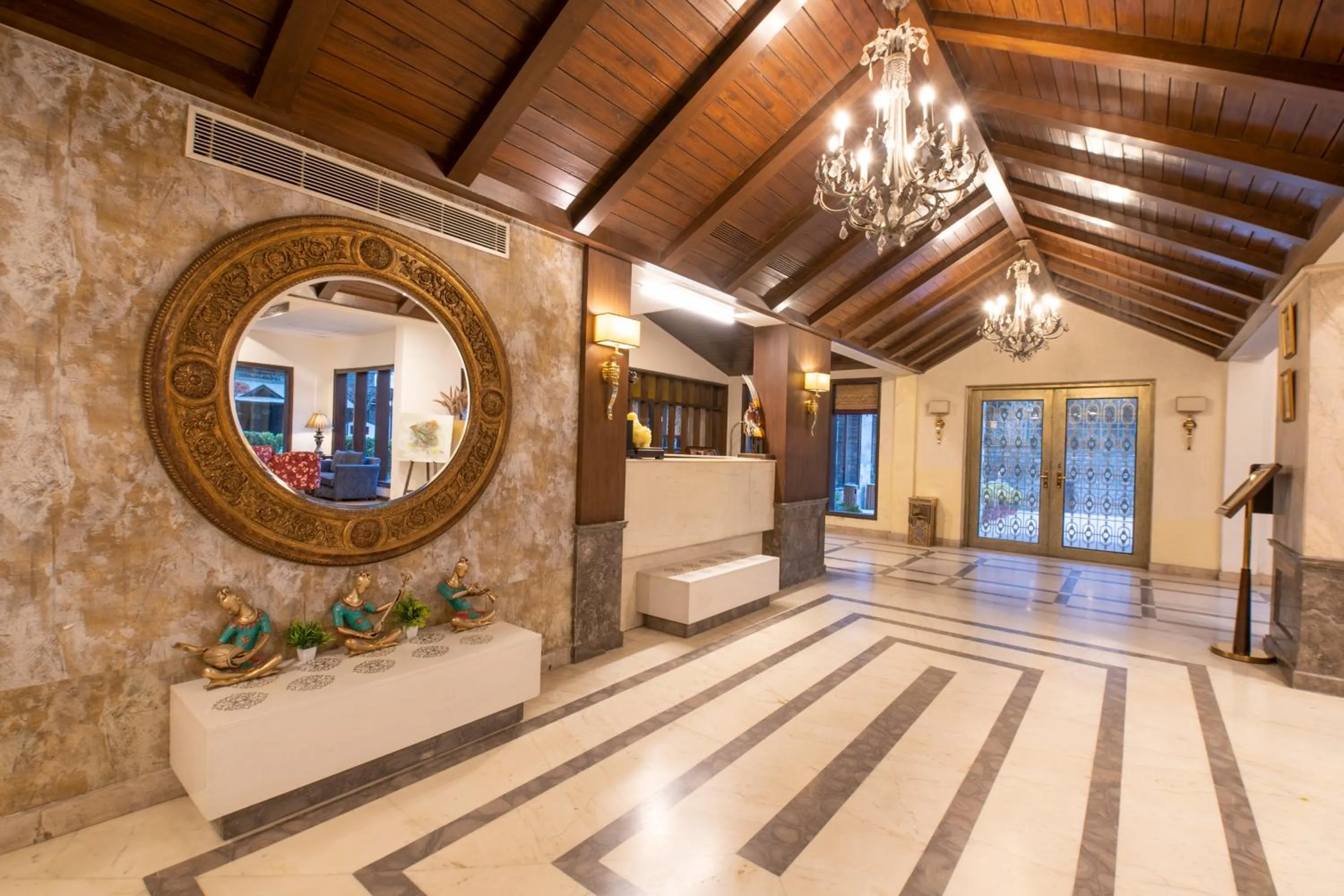Lobby or reception in Rock Manali by Vivaan