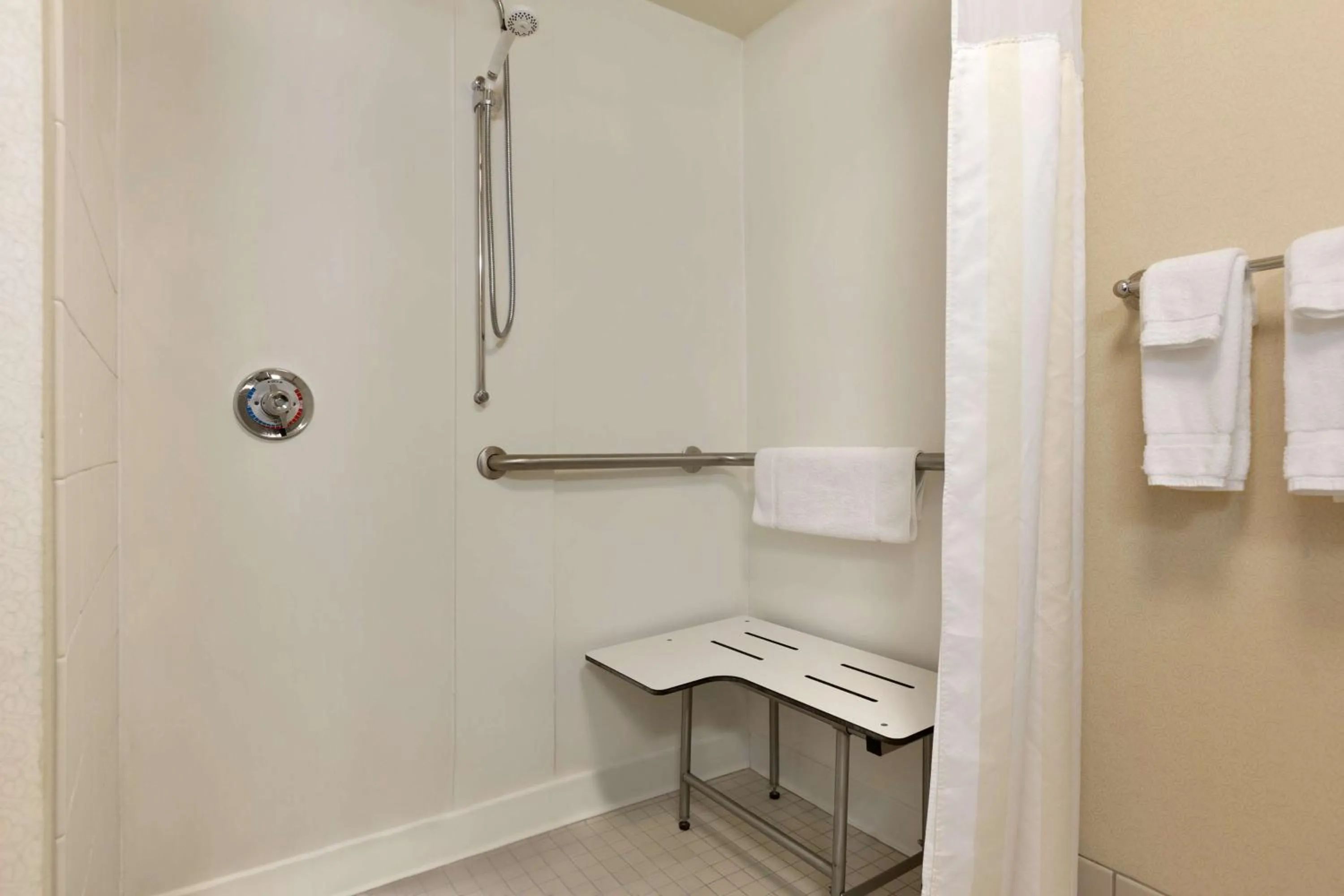 Bathroom in Hilton Garden Inn Fredericksburg