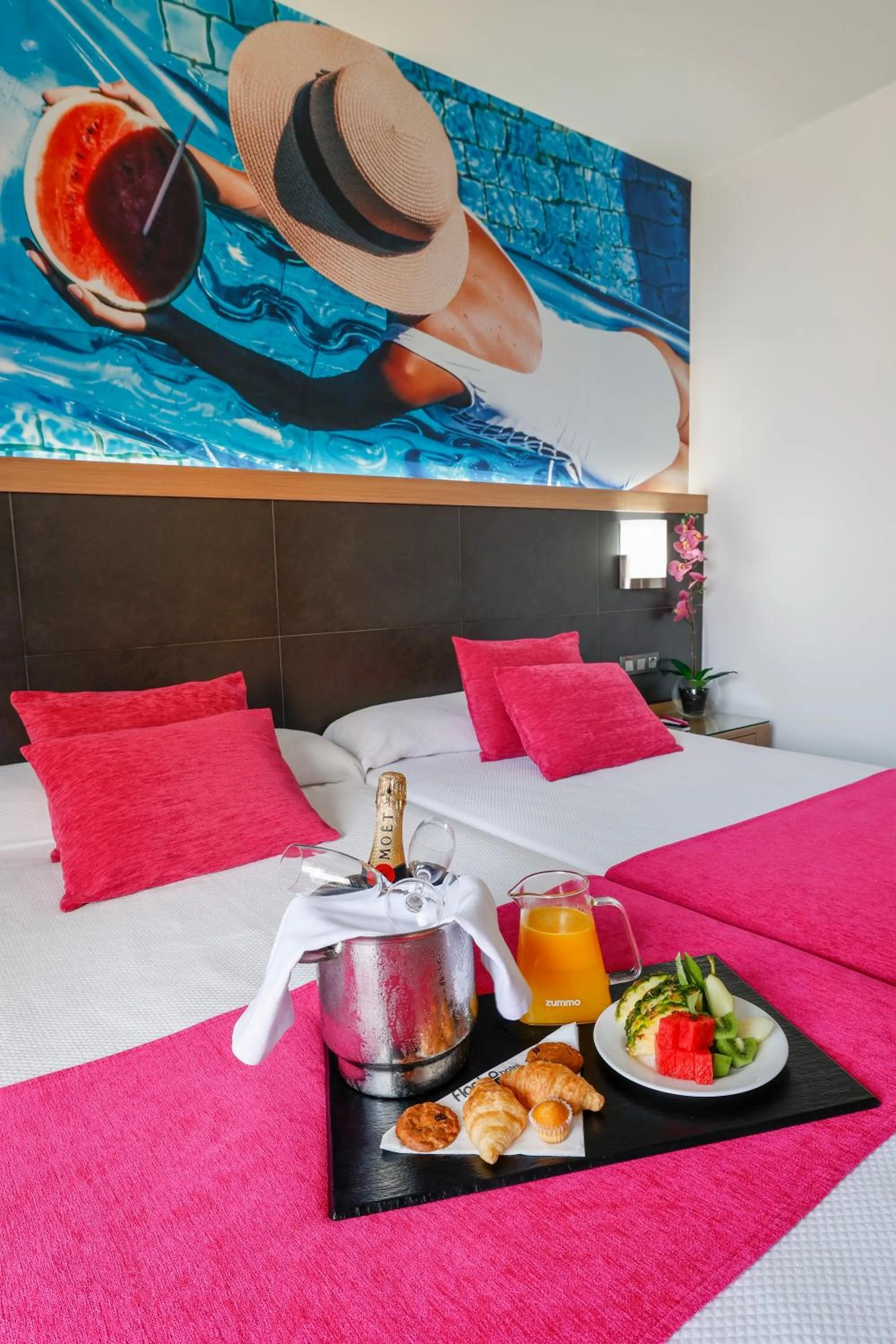 Breakfast, Bed in Flash Hotel Benidorm - Recommended Adults Only 4 Sup