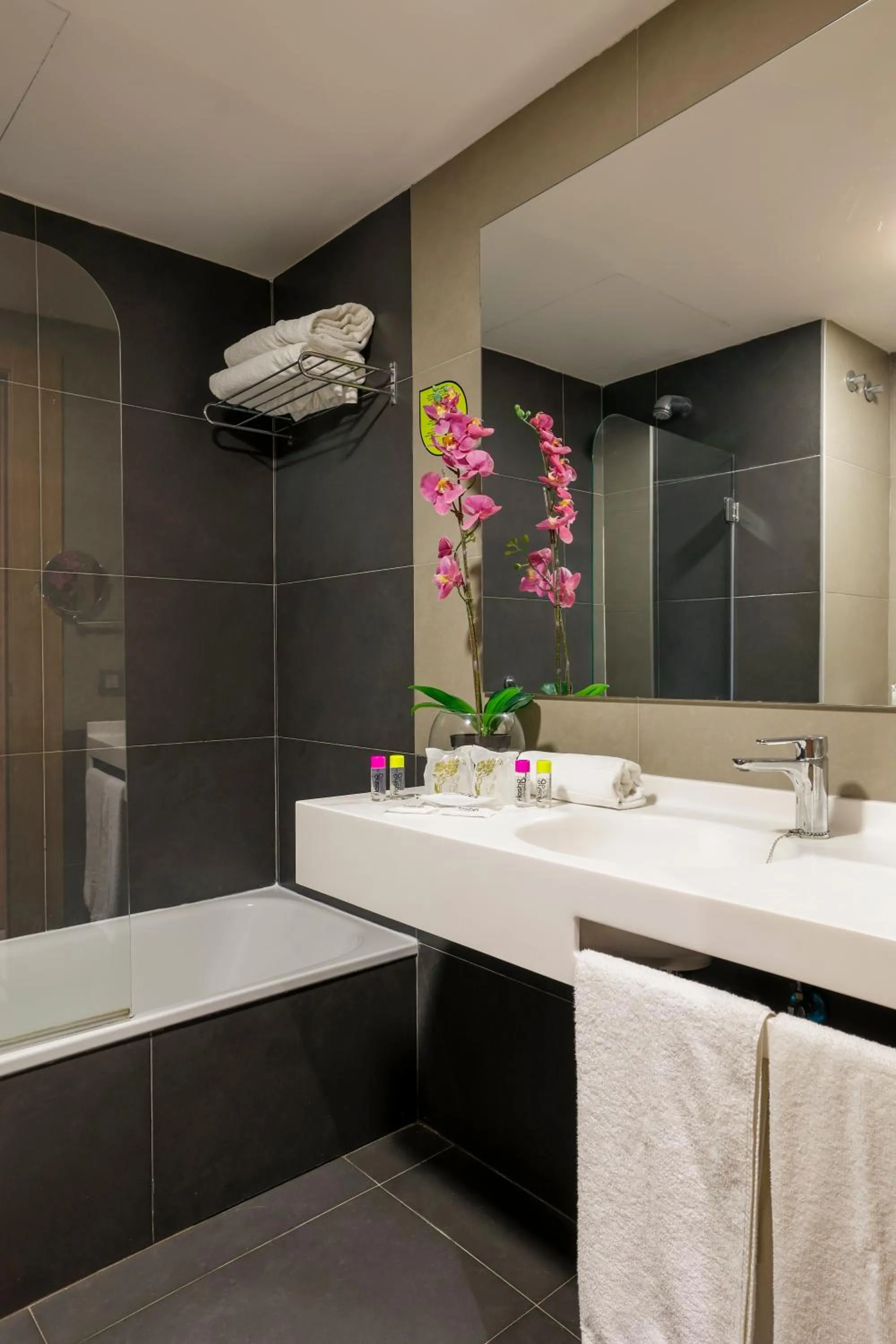 Bathroom in Flash Hotel Benidorm - Recommended Adults Only 4 Sup