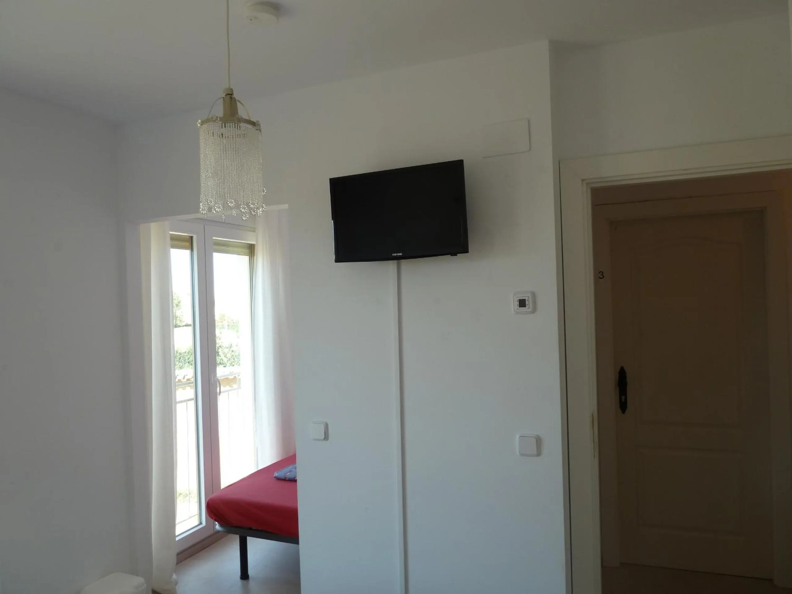 TV and multimedia in Hostal Moratinos