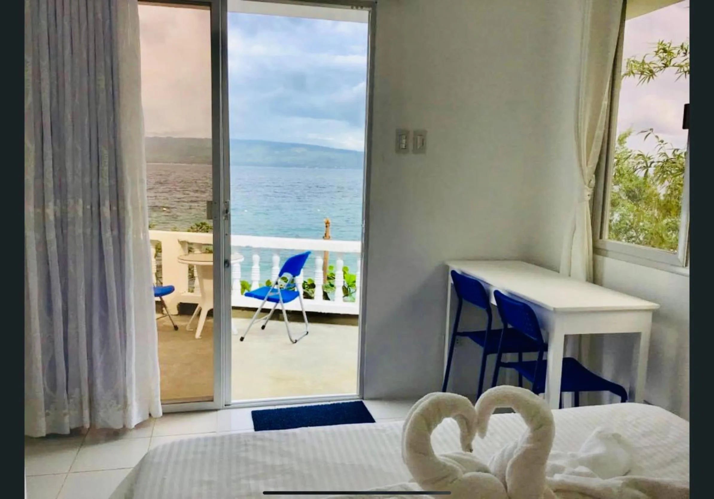 Bed in 1888 Beach Resort