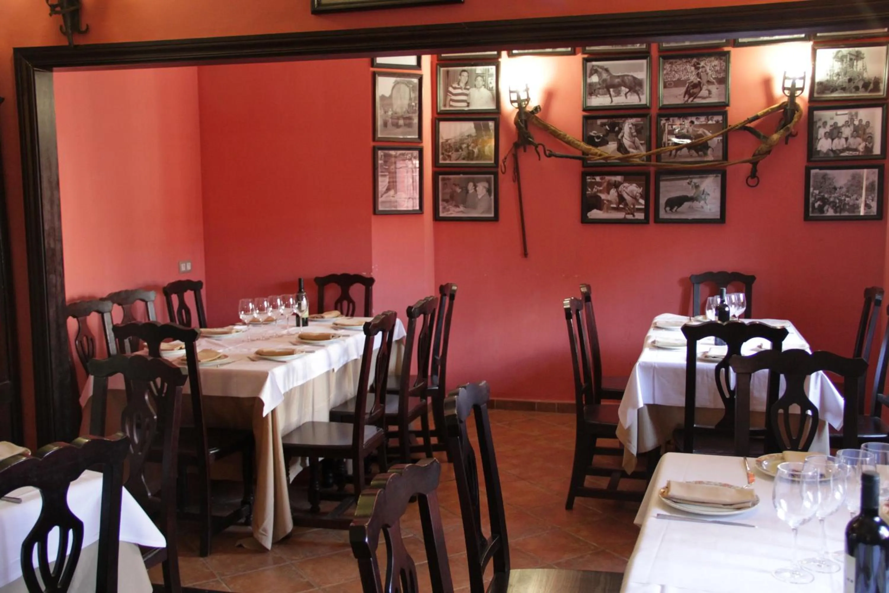 Restaurant/places to eat in Hostal Pechi