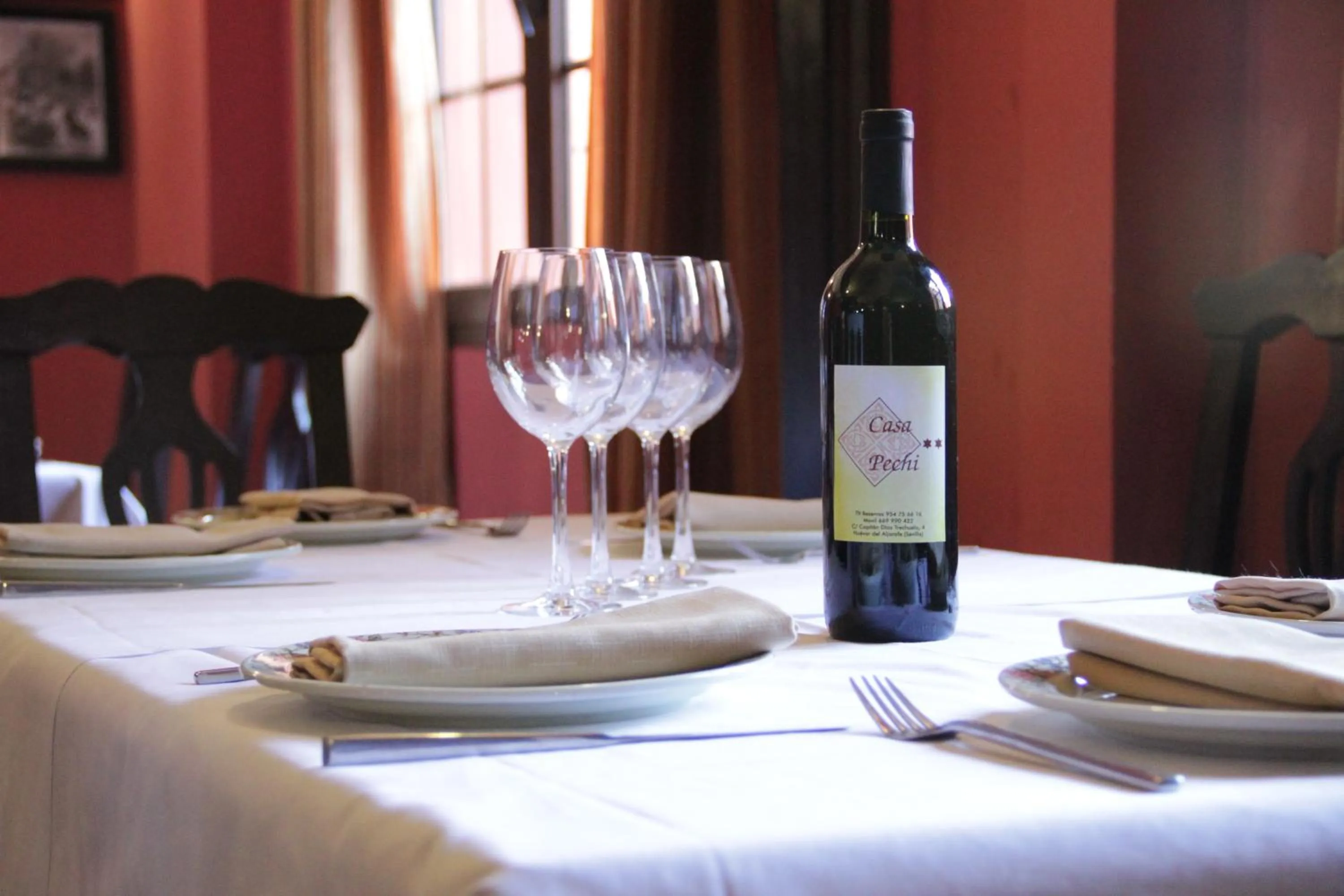 Restaurant/places to eat in Hostal Pechi