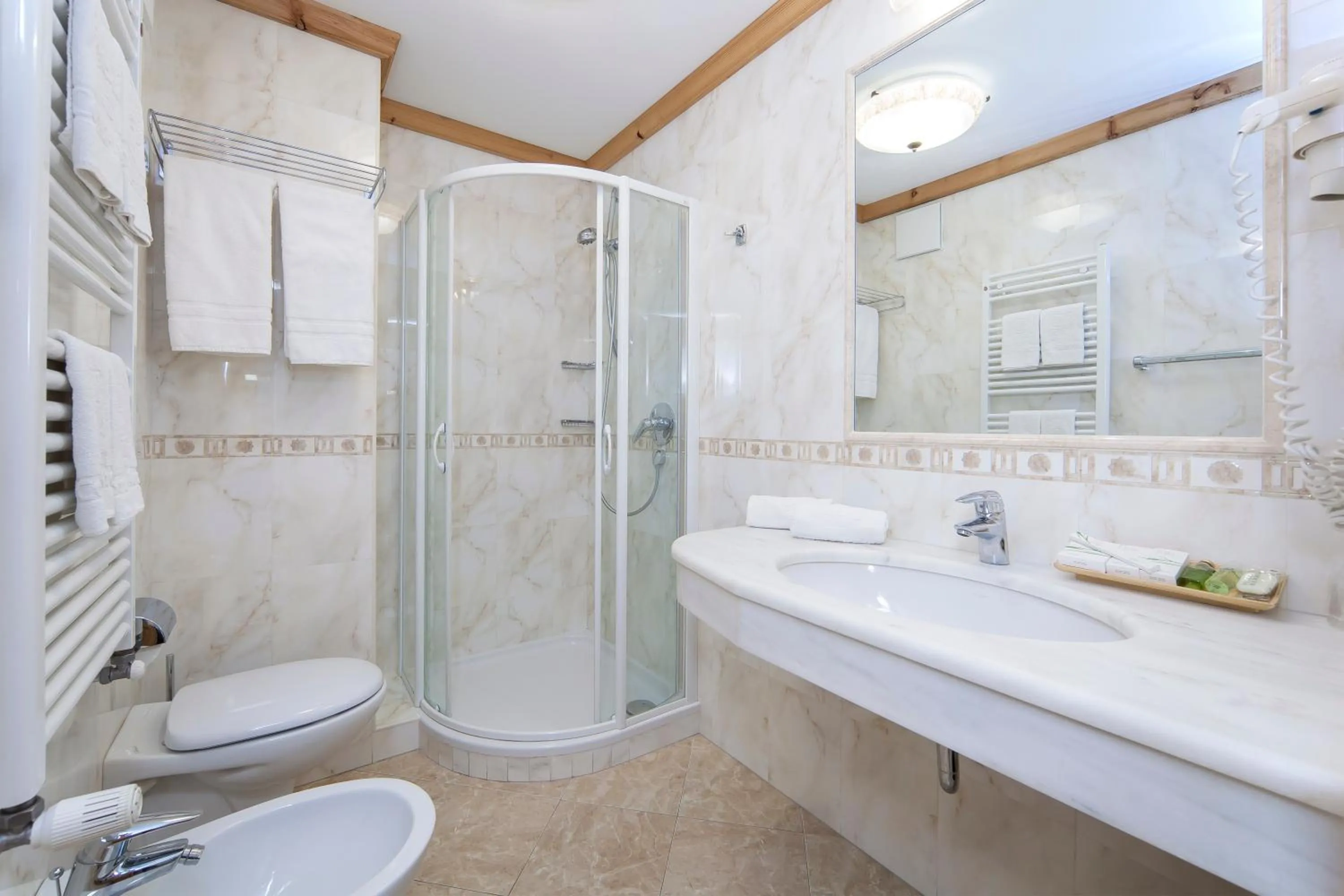 Bathroom in Hotel Corona Krone