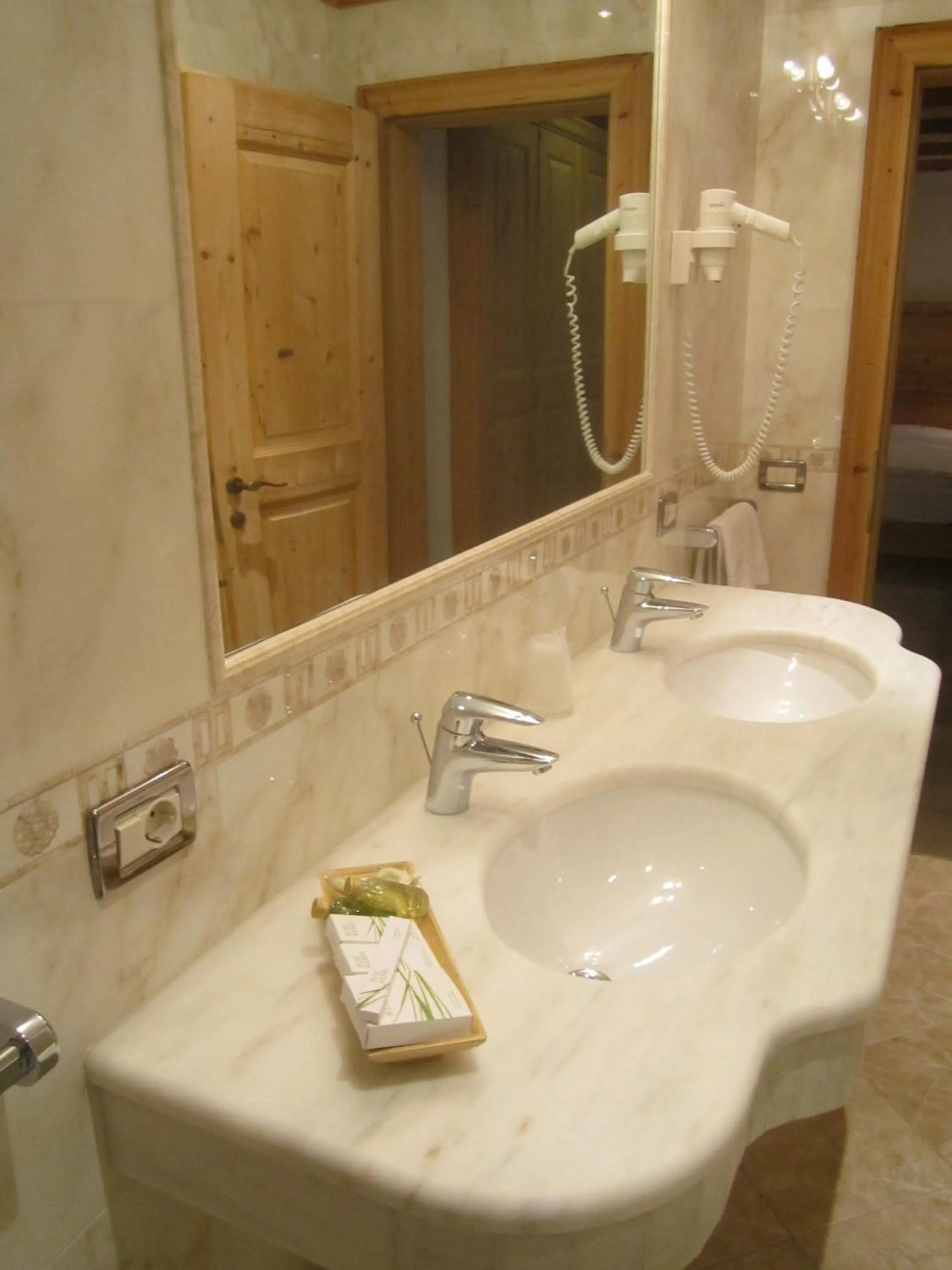 Bathroom in Hotel Corona Krone