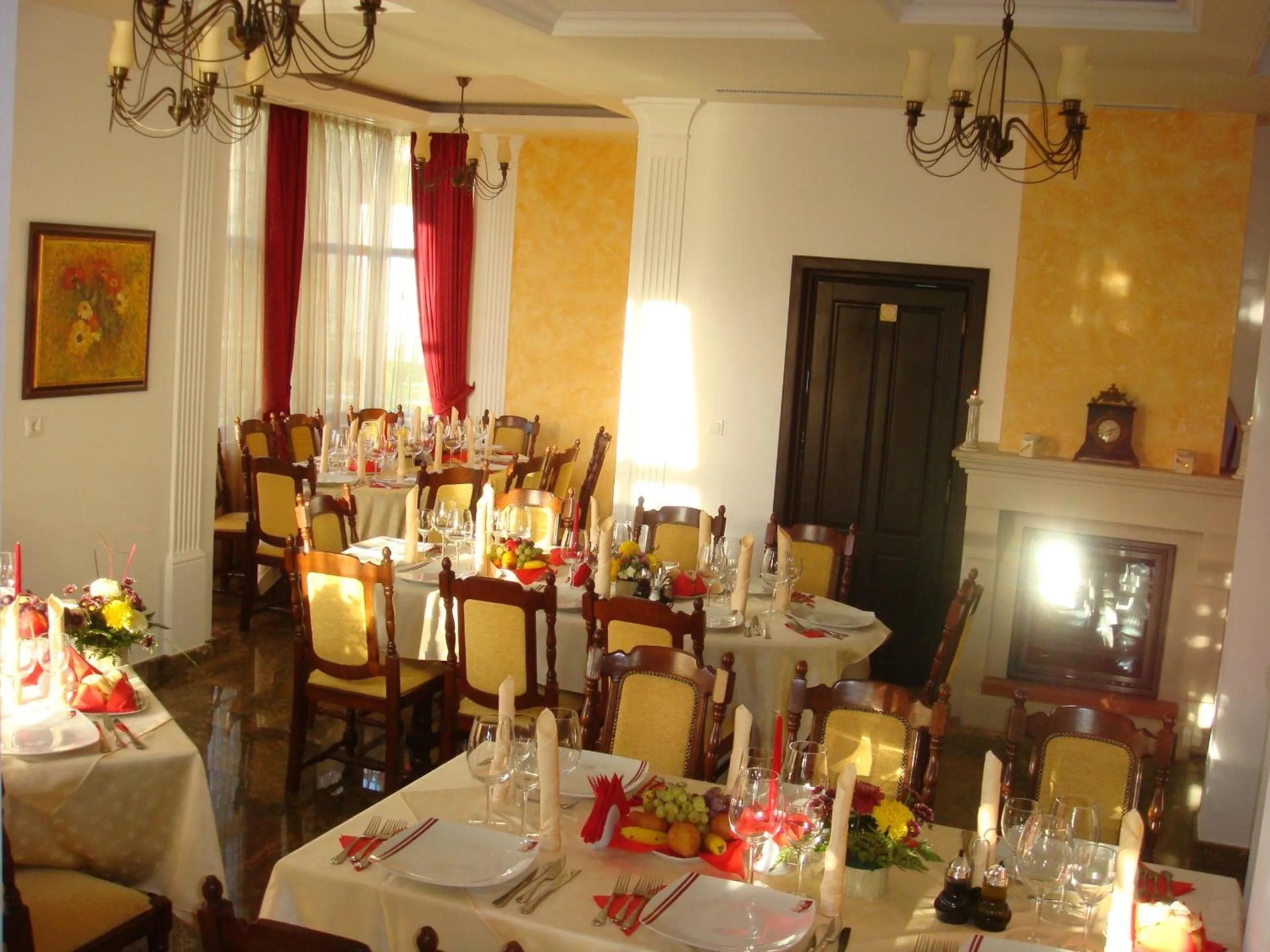 Restaurant/places to eat in Casa Domneasca