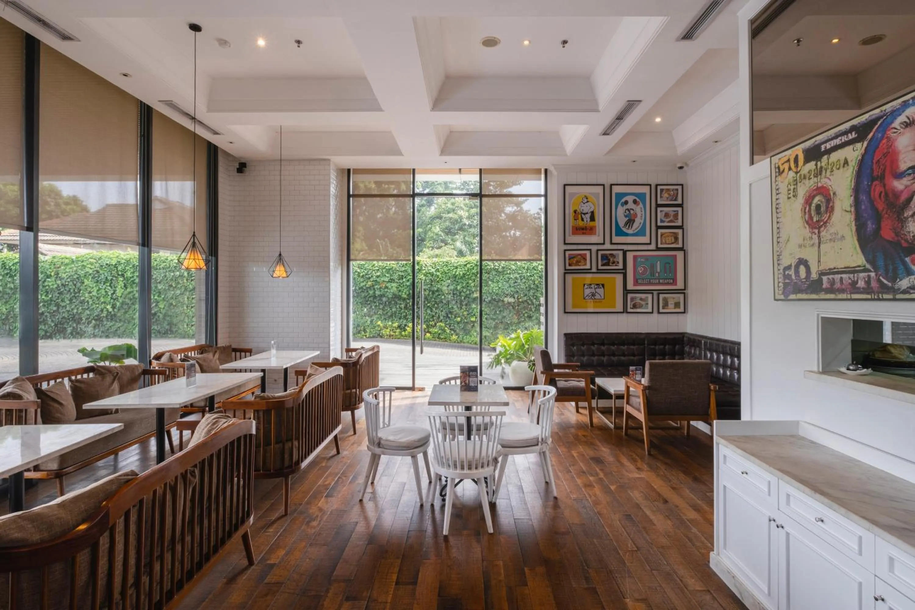 Restaurant/places to eat in Veranda Serviced Residence Puri