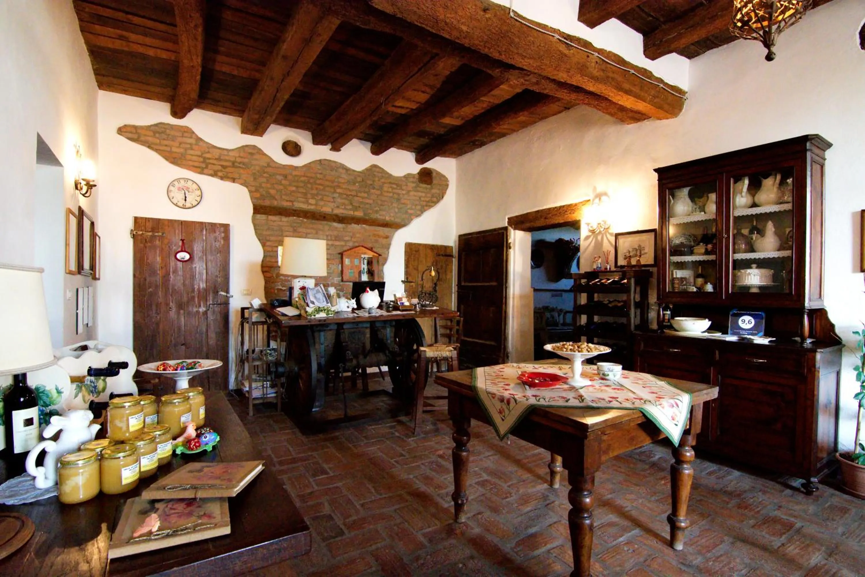 Lobby or reception in Agriturismo La Cascinetta