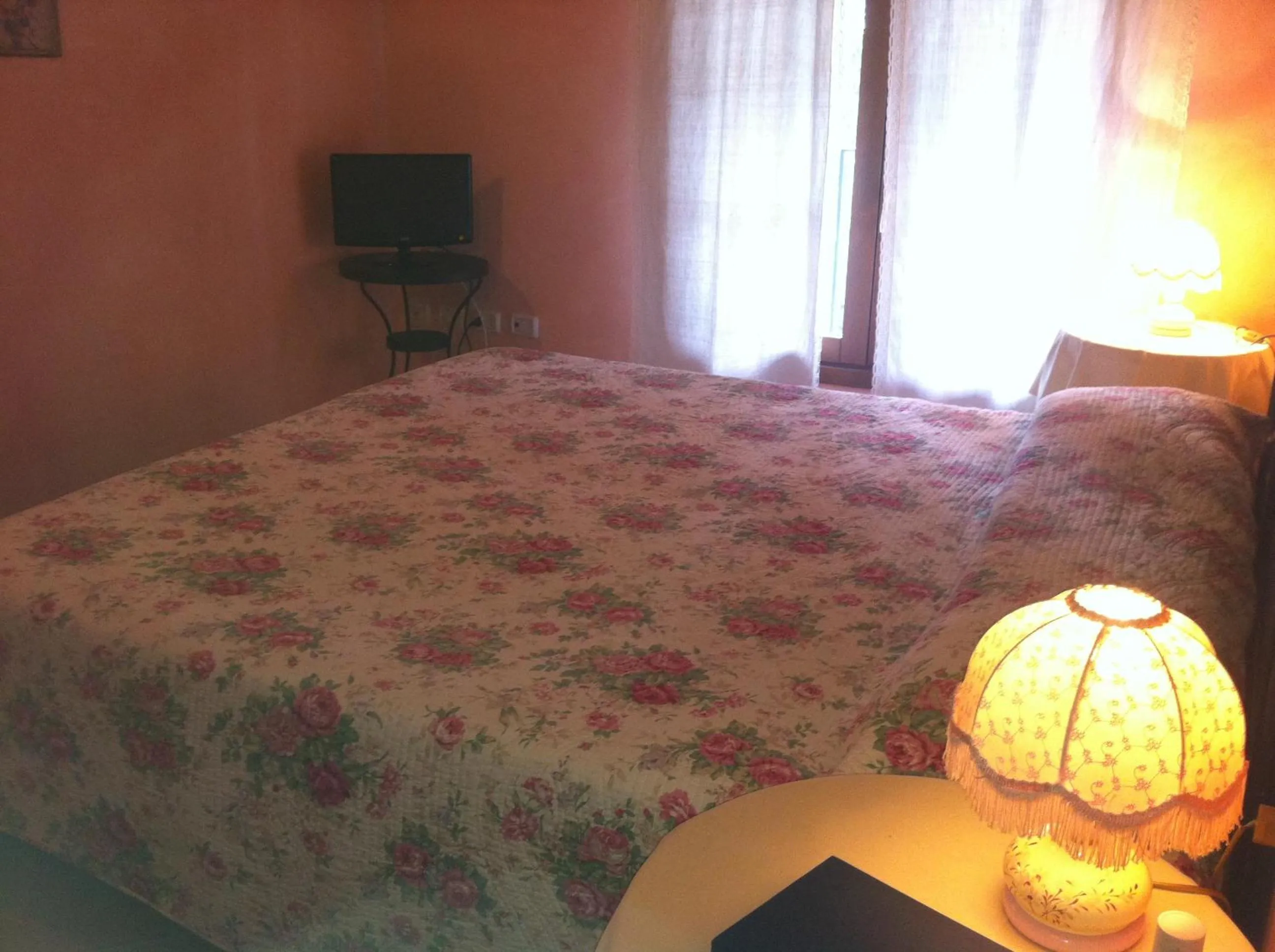 Photo of the whole room, Bed in Agriturismo La Cascinetta