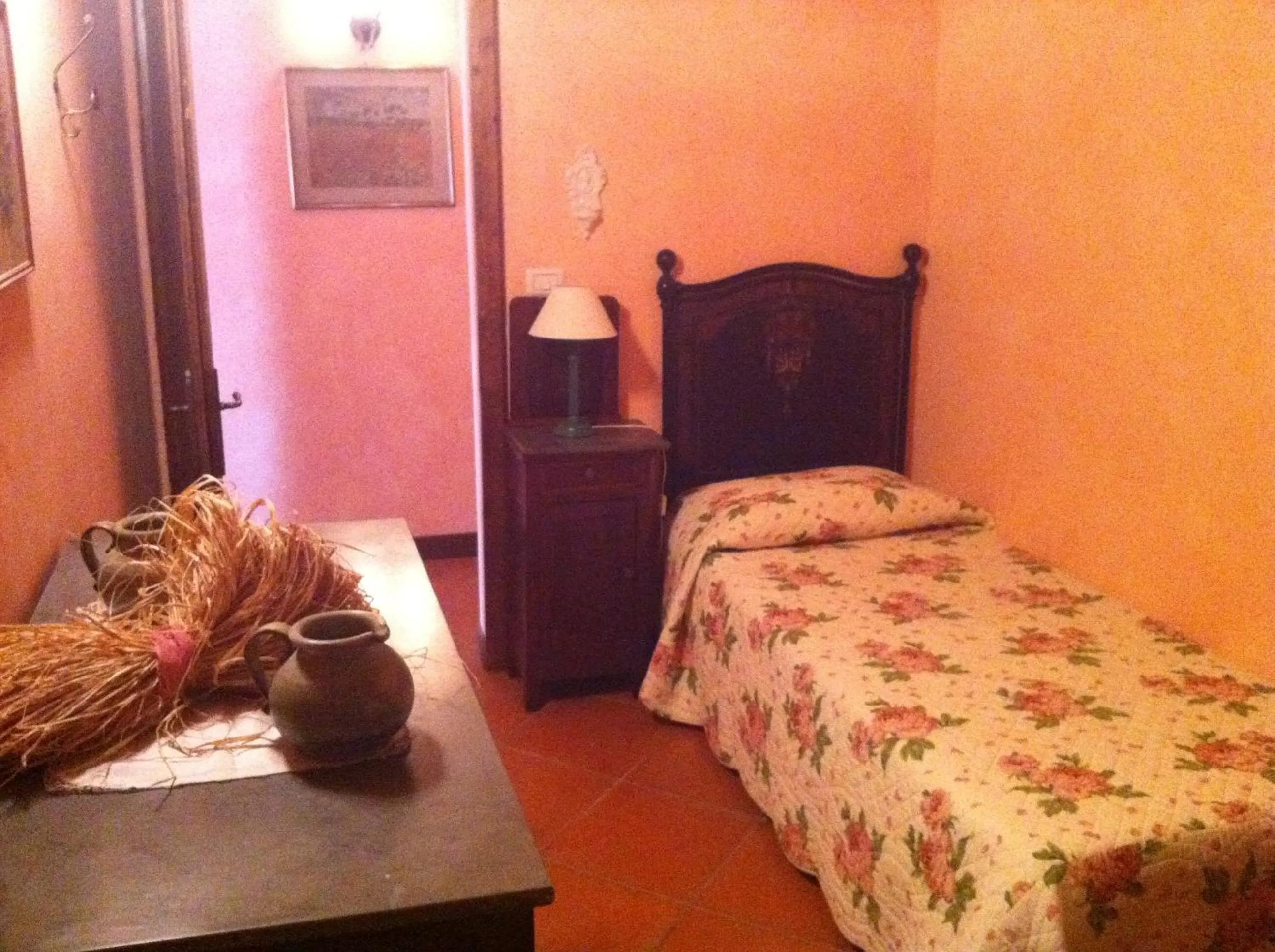 Photo of the whole room, Bed in Agriturismo La Cascinetta