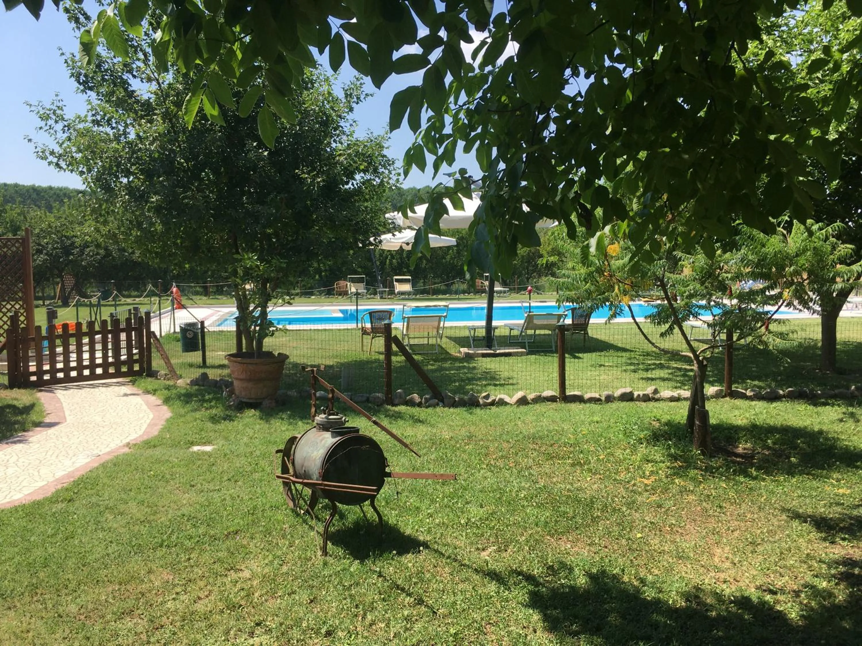 Pool view in Agriturismo La Cascinetta