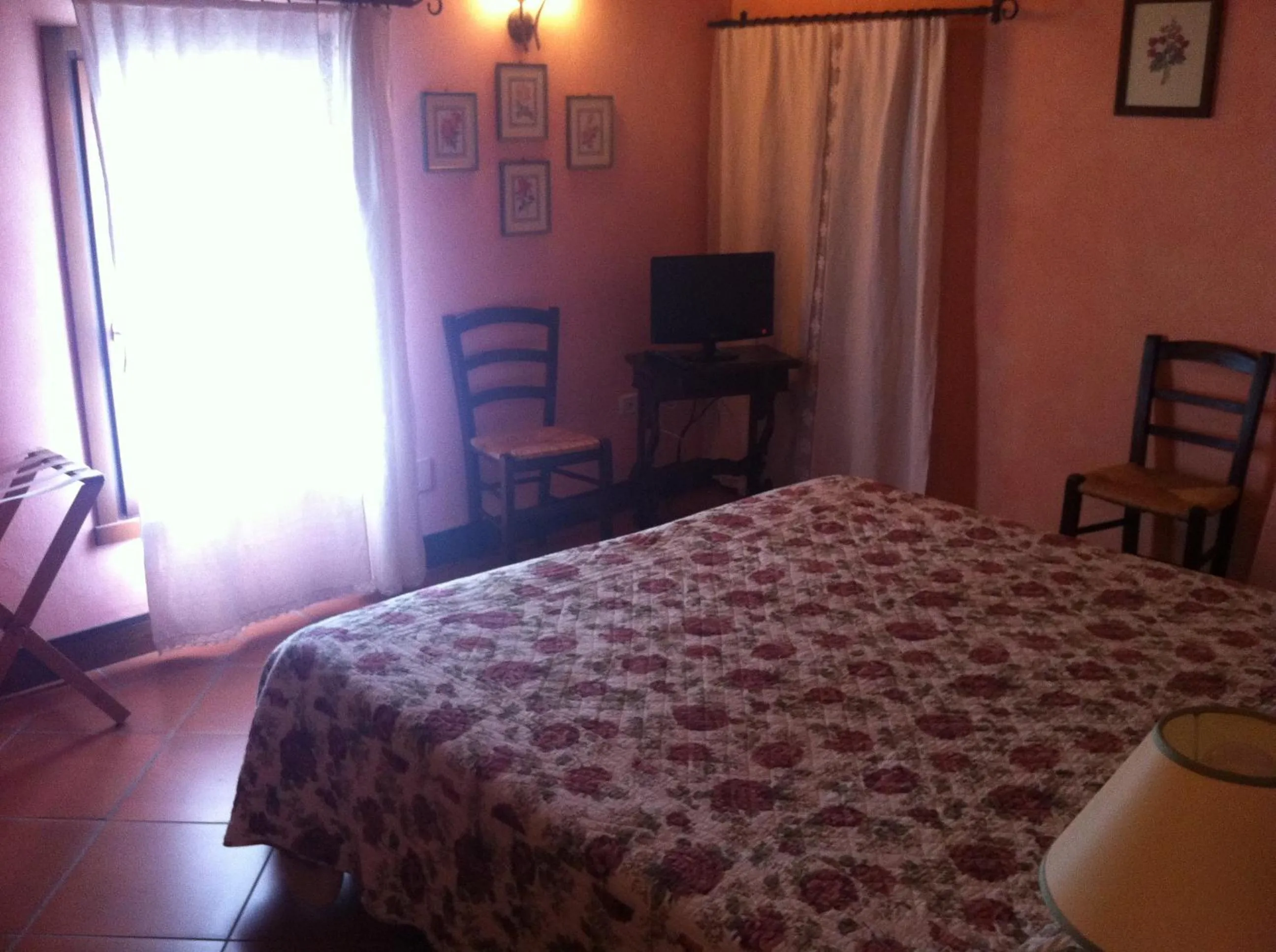 Photo of the whole room, Bed in Agriturismo La Cascinetta