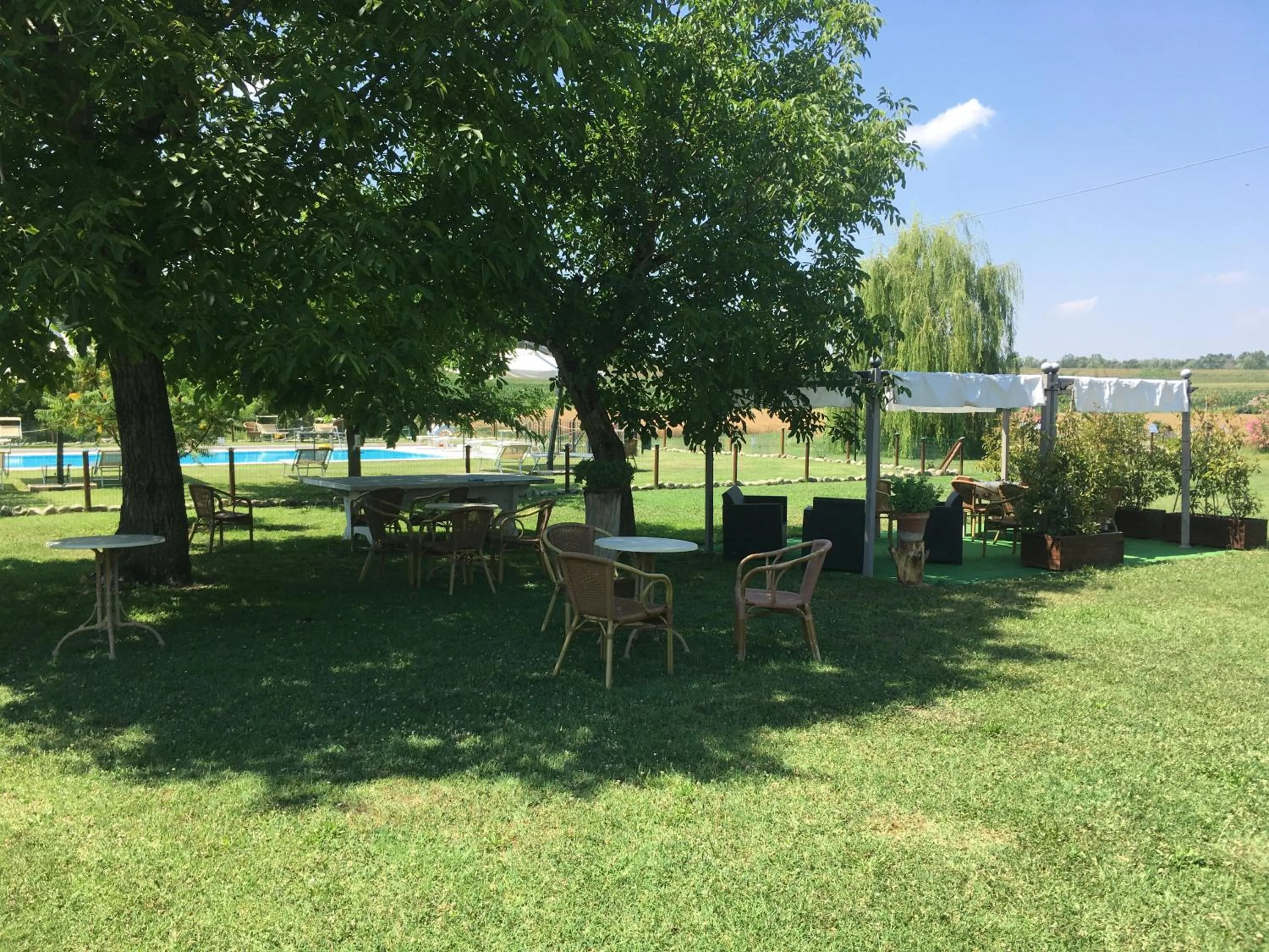 Garden view in Agriturismo La Cascinetta