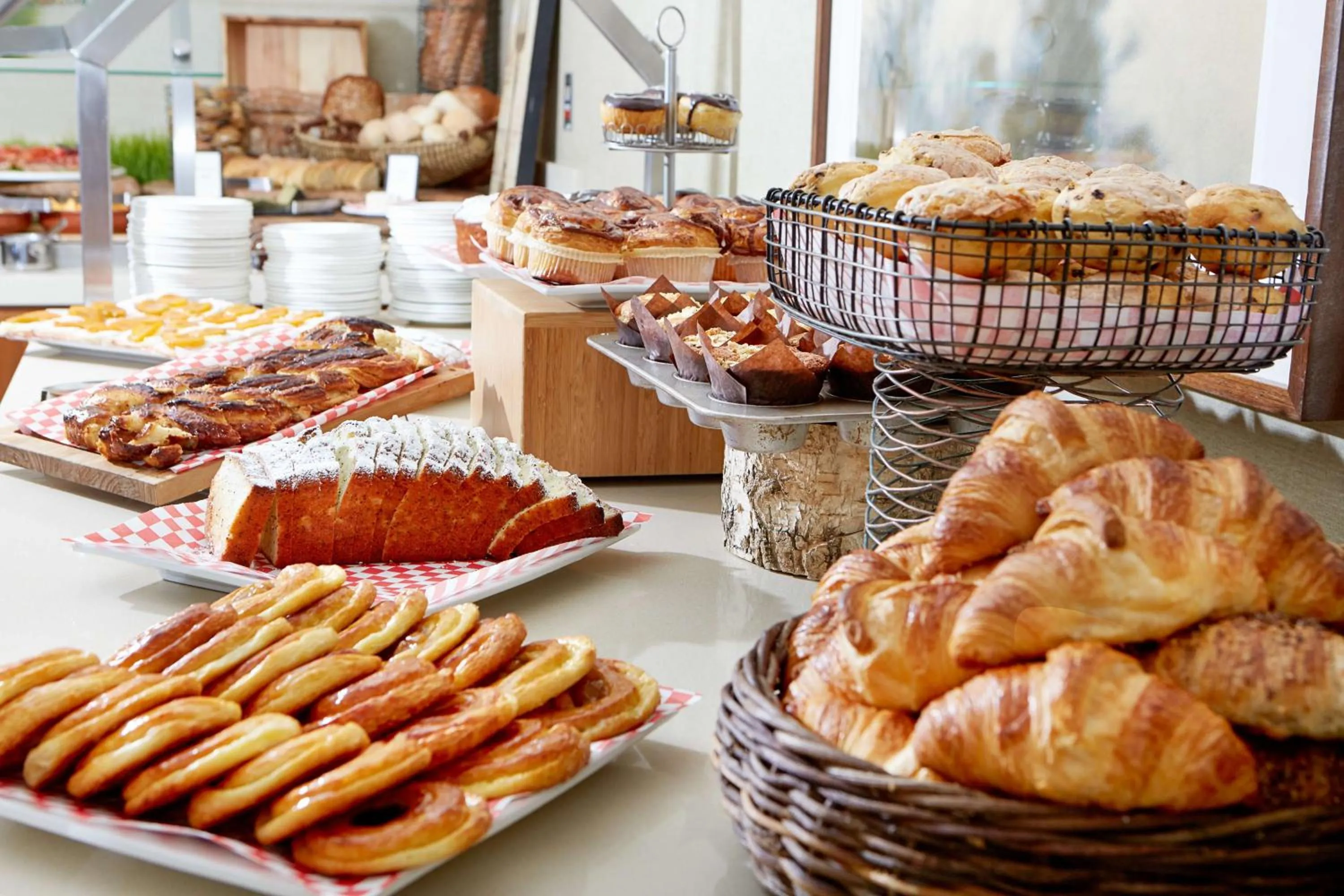 Restaurant/places to eat in The Beverly Hilton