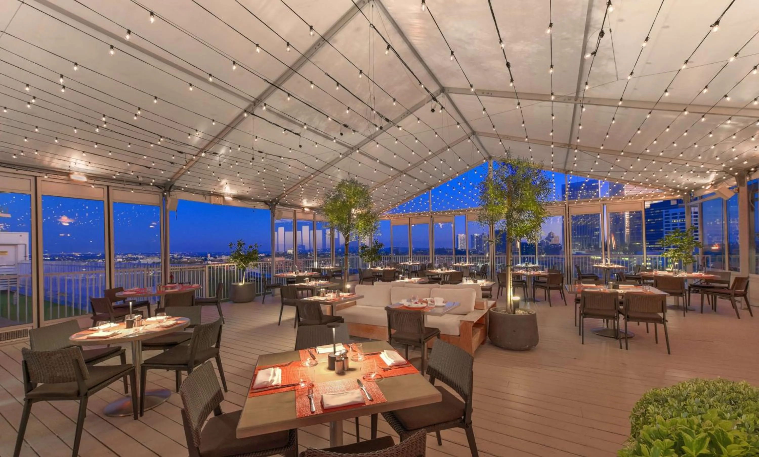 Restaurant/places to eat in The Beverly Hilton