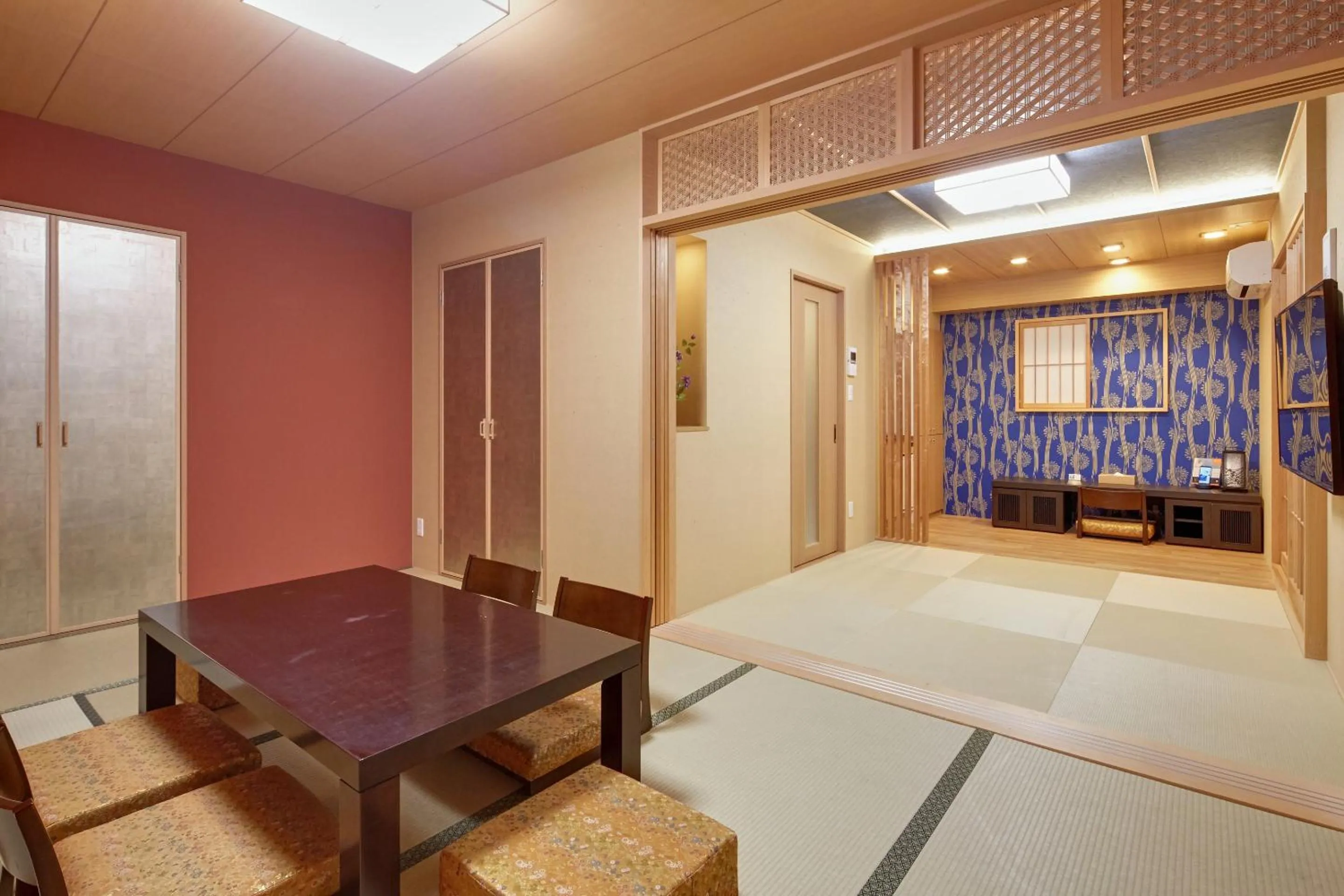 Living room, Bed in Hotel Amaterrace Nippombashi-higashi