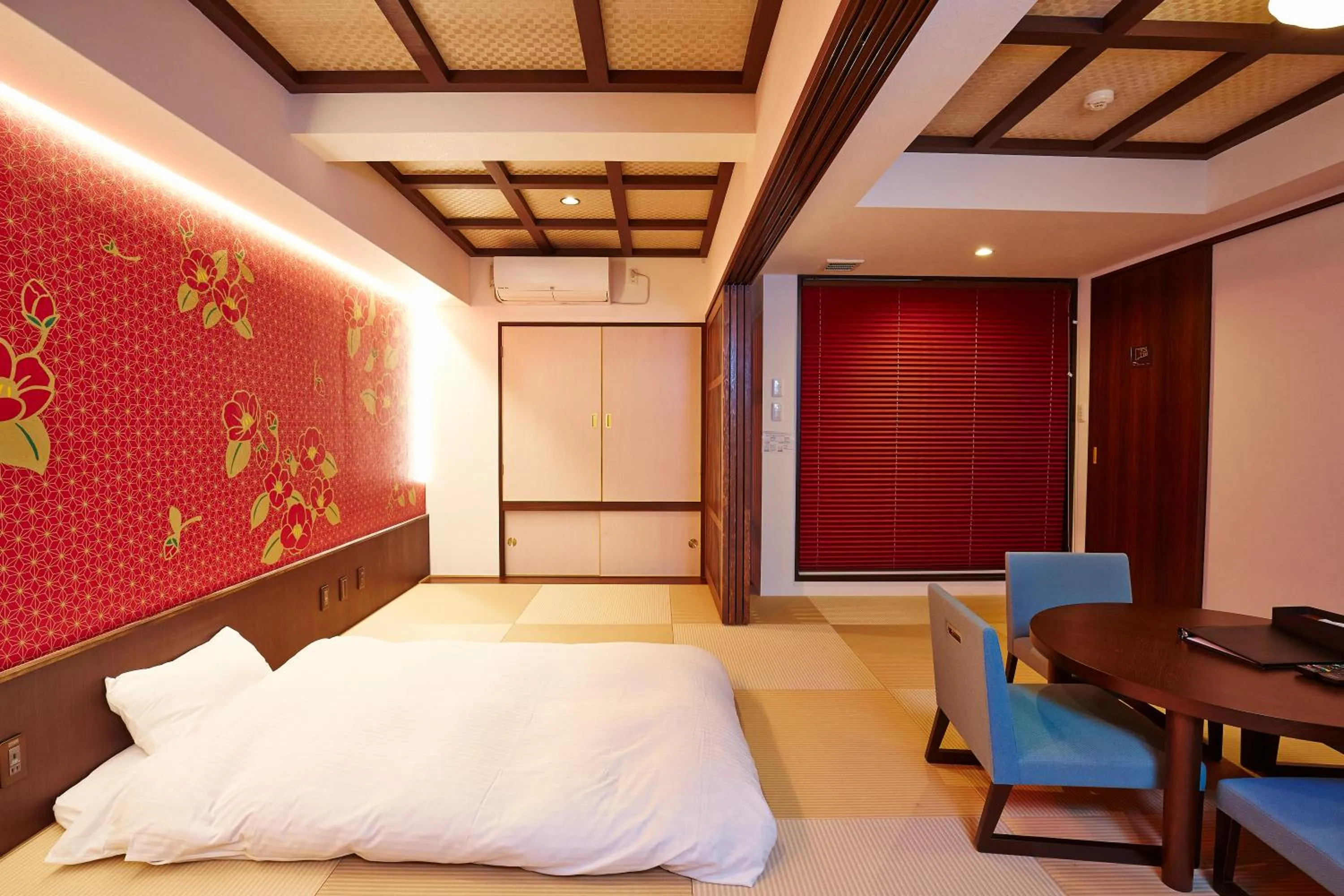 Bed in Hotel Sanrriott Kitahama