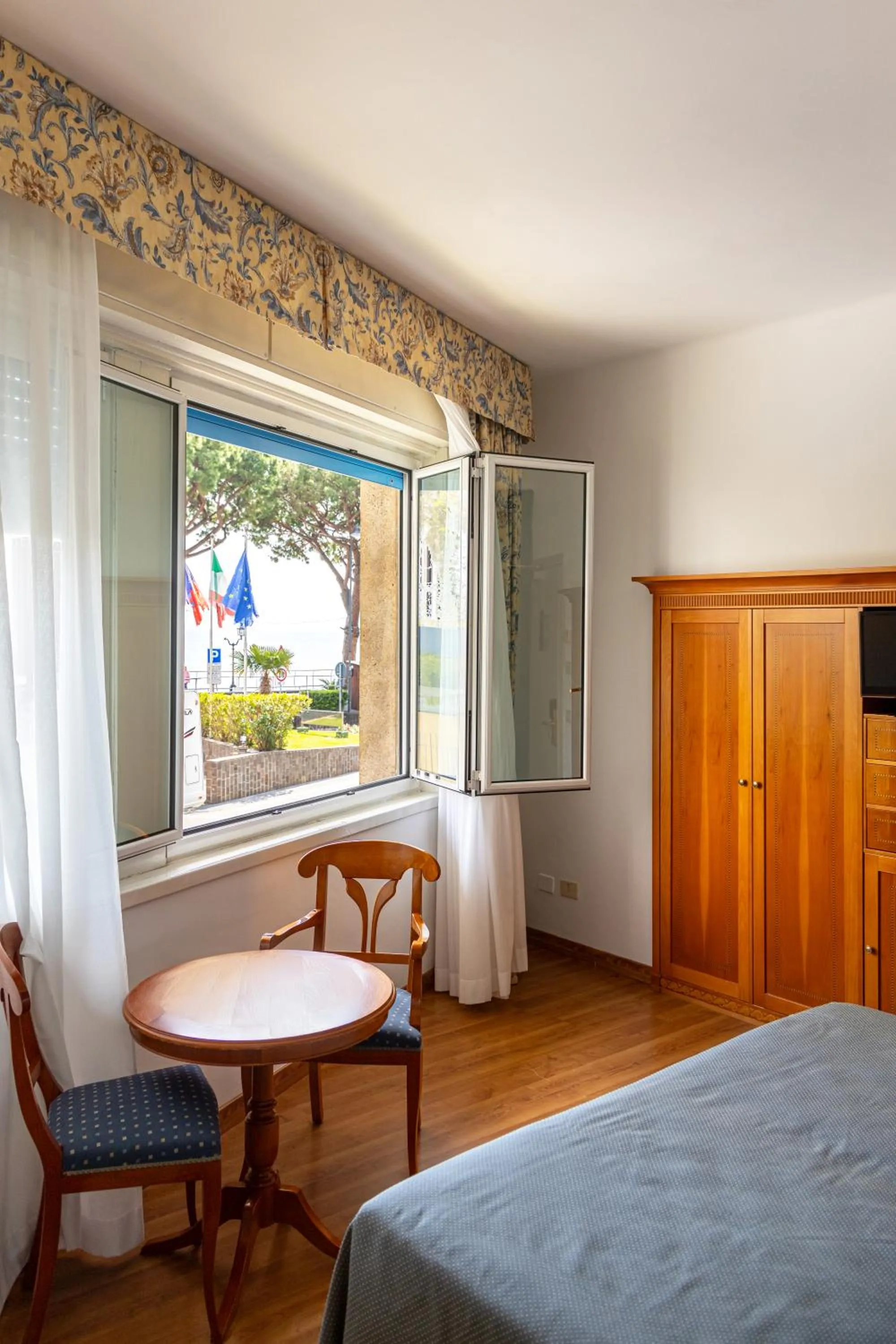 Bed in LVG Hotel Collection - Majestic